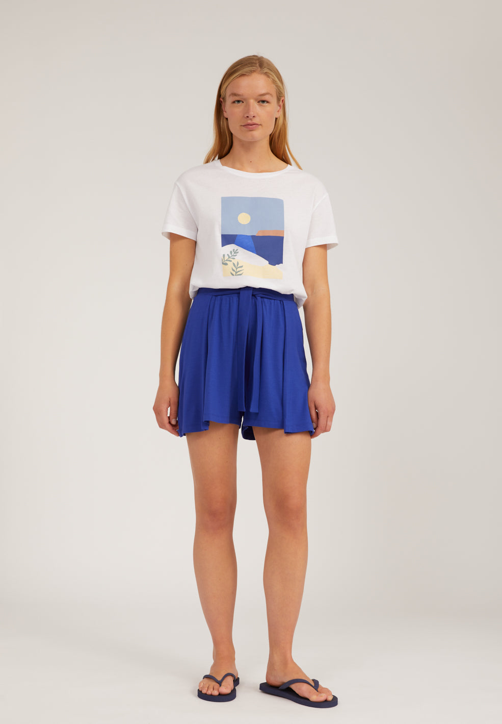 T-shirt blanc à imprimé plage en coton bio - NELAA CALM SEA