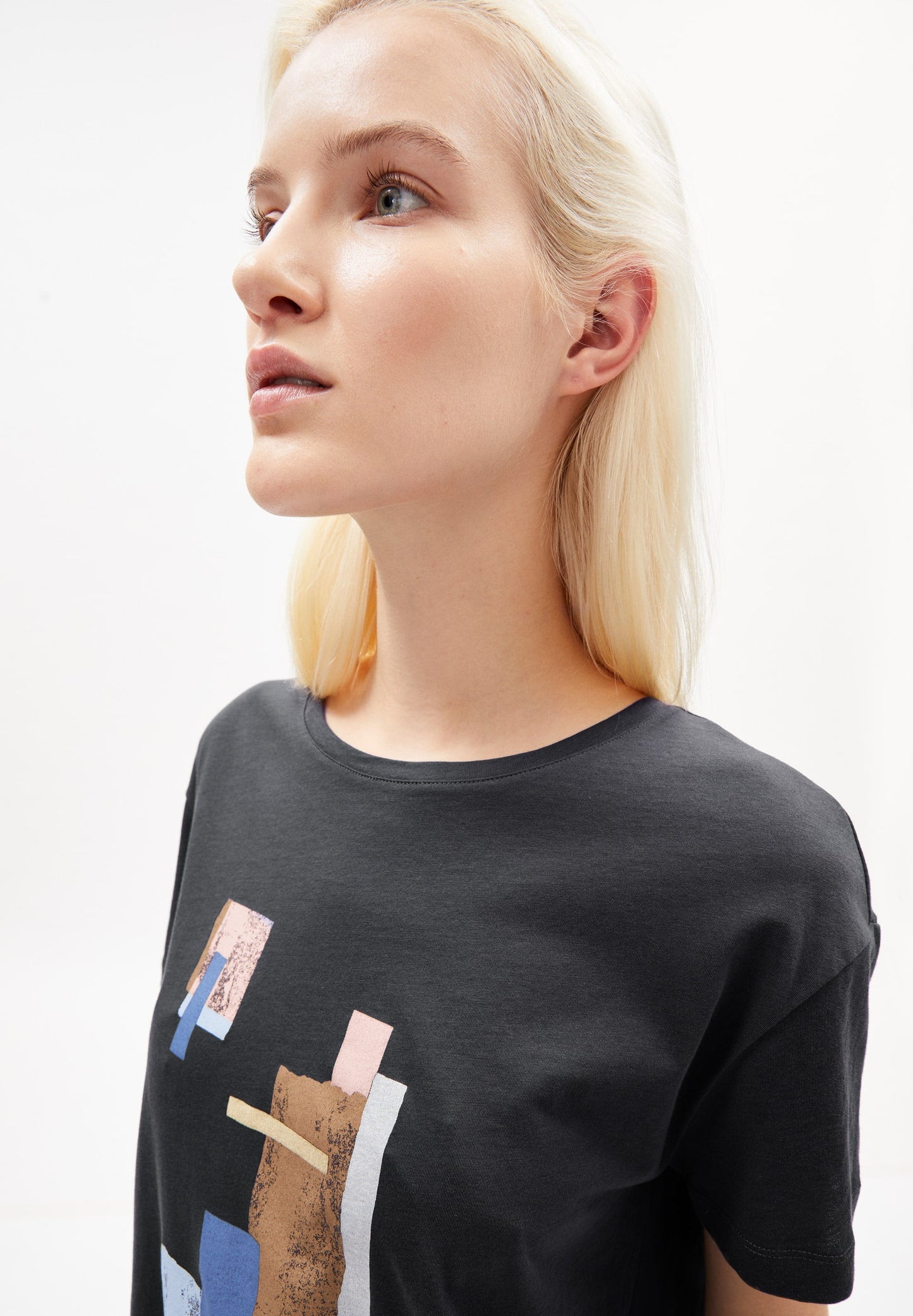 T-shirt graphite imprimé en coton bio - nelaa squares graphite
