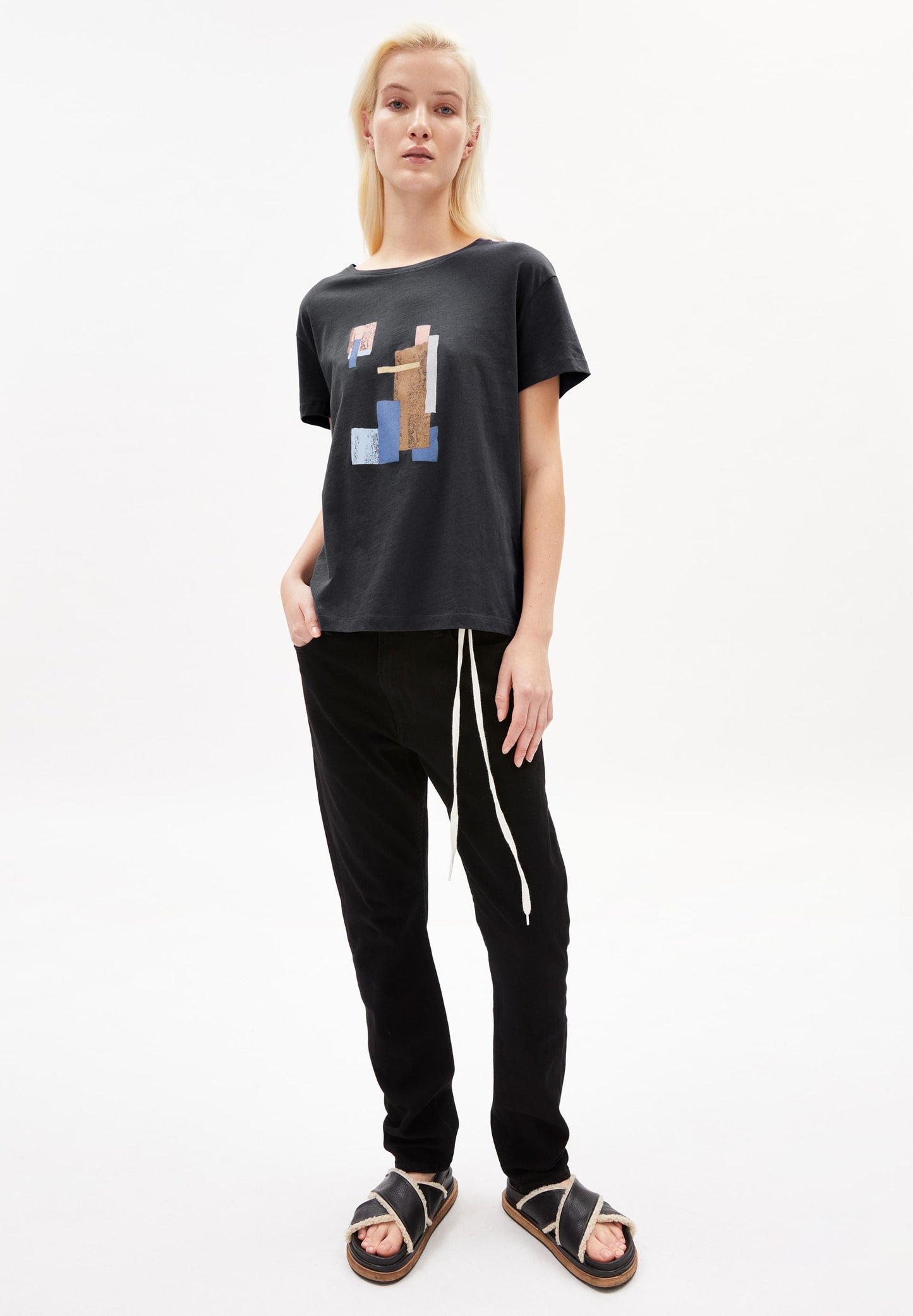 T-shirt graphite imprimé en coton bio - nelaa squares graphite