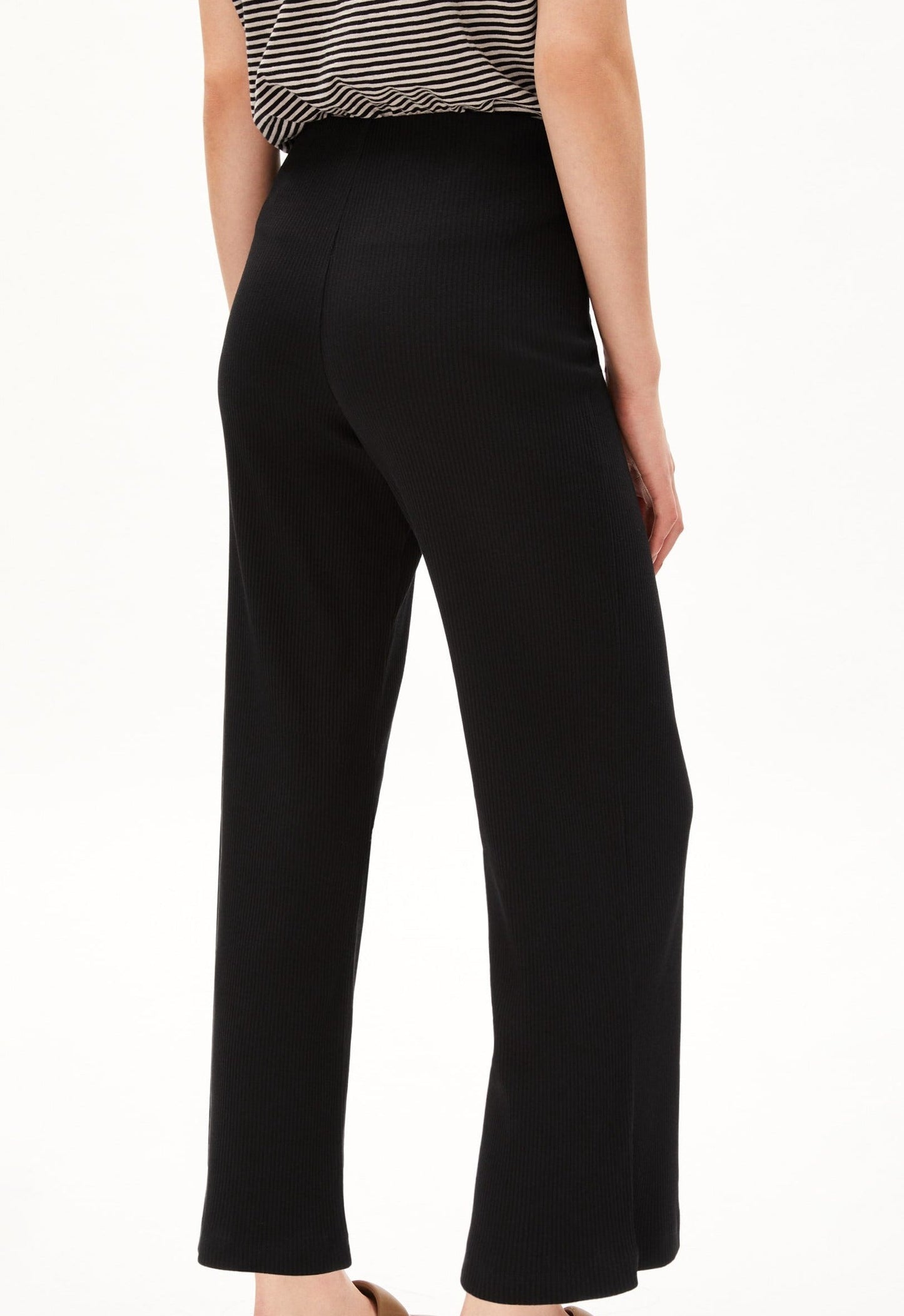 Pantalon côtelé noir en coton bio - niaan black