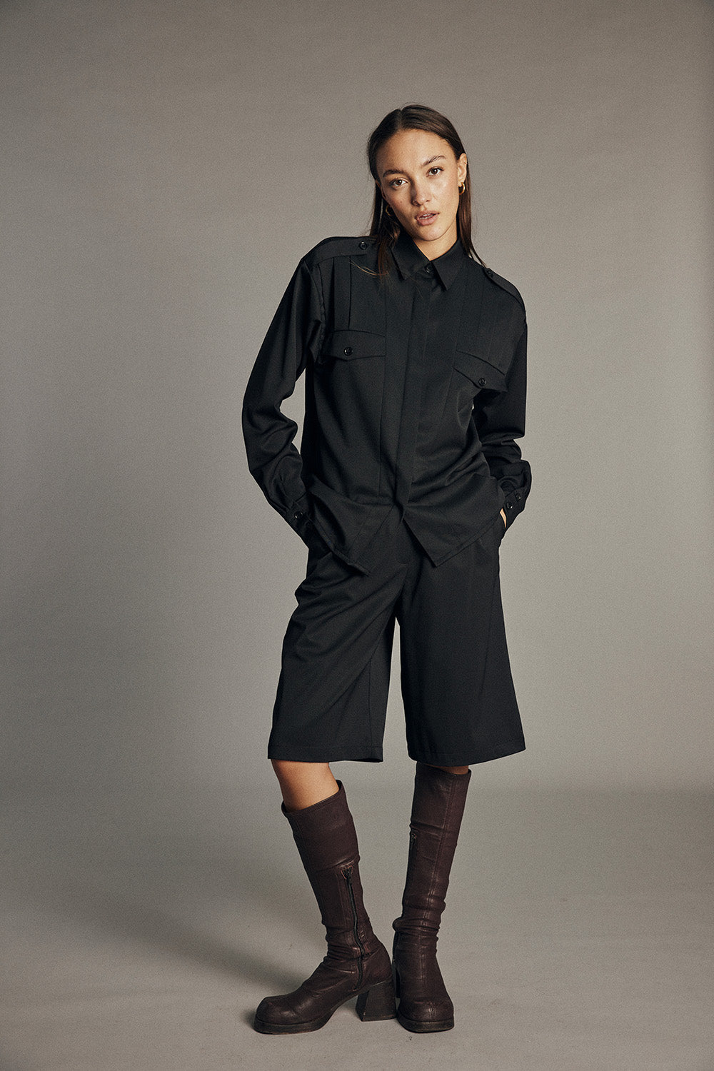 Chemise en matière upcyclée | noir "chemise officier alya - noir"