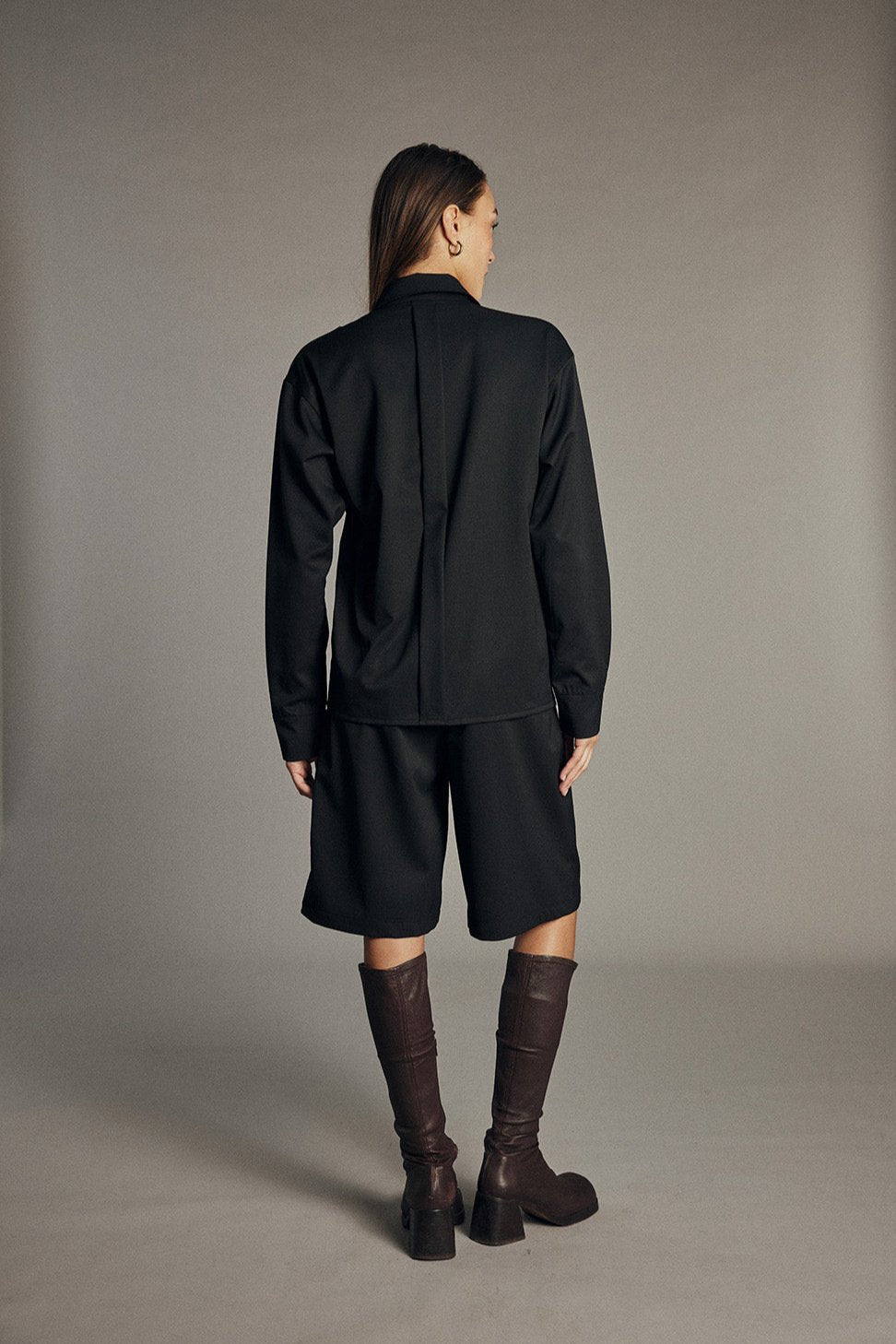 Chemise en matière upcyclée | noir "chemise officier alya - noir"