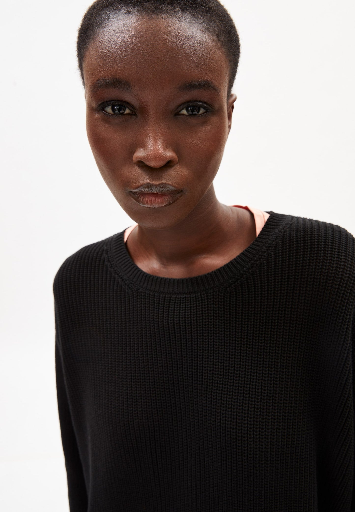 Pull maille col rond noir en coton bio - nuriellaa black