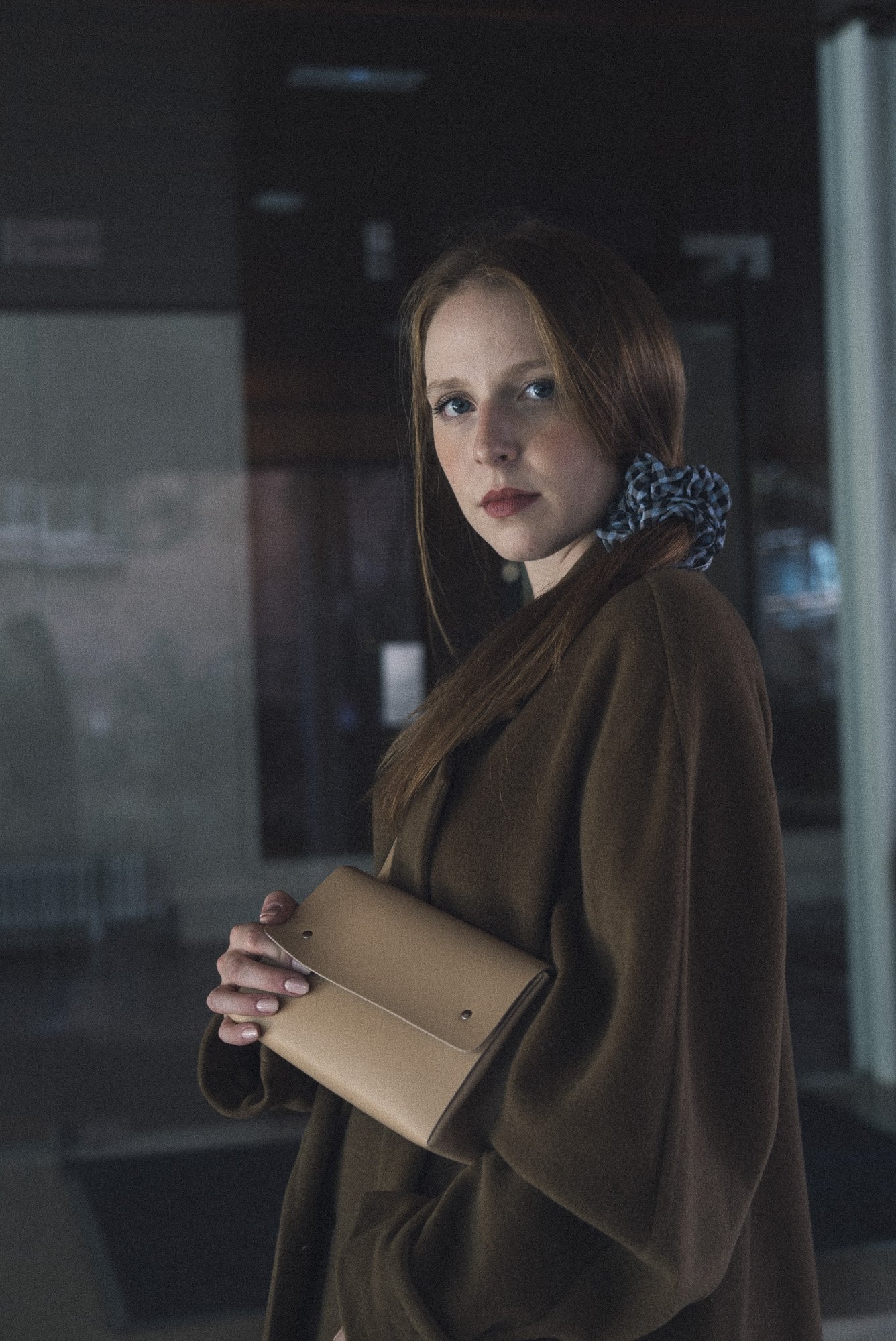 Sac beige en cuir recyclé - triangle bucket