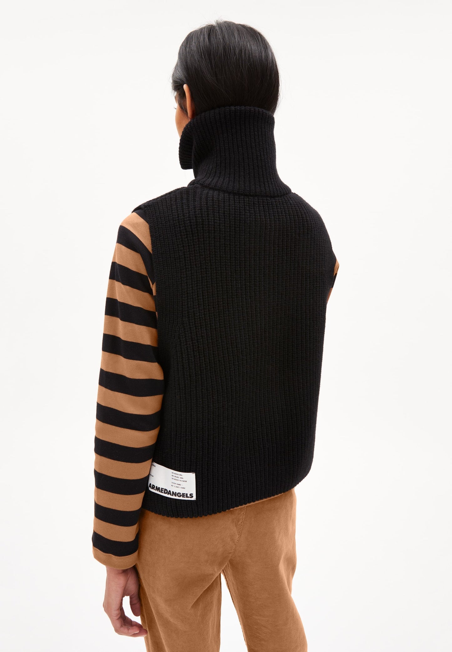 Pull col zippé sans manches noir en laine bio et recyclée - olaiaa black