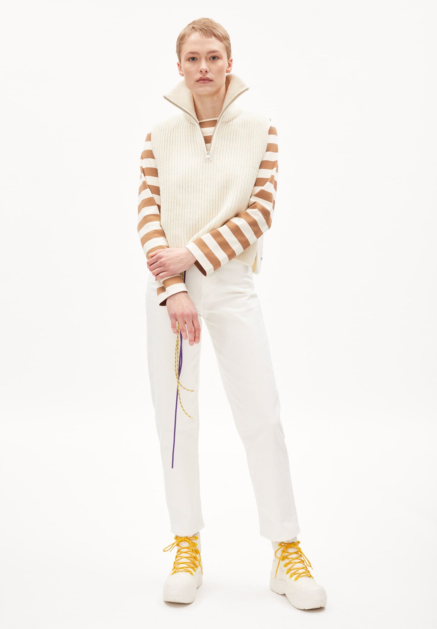 Pull col zippé sans manches beige en laine bio et recyclée - olaiaa oatmilk