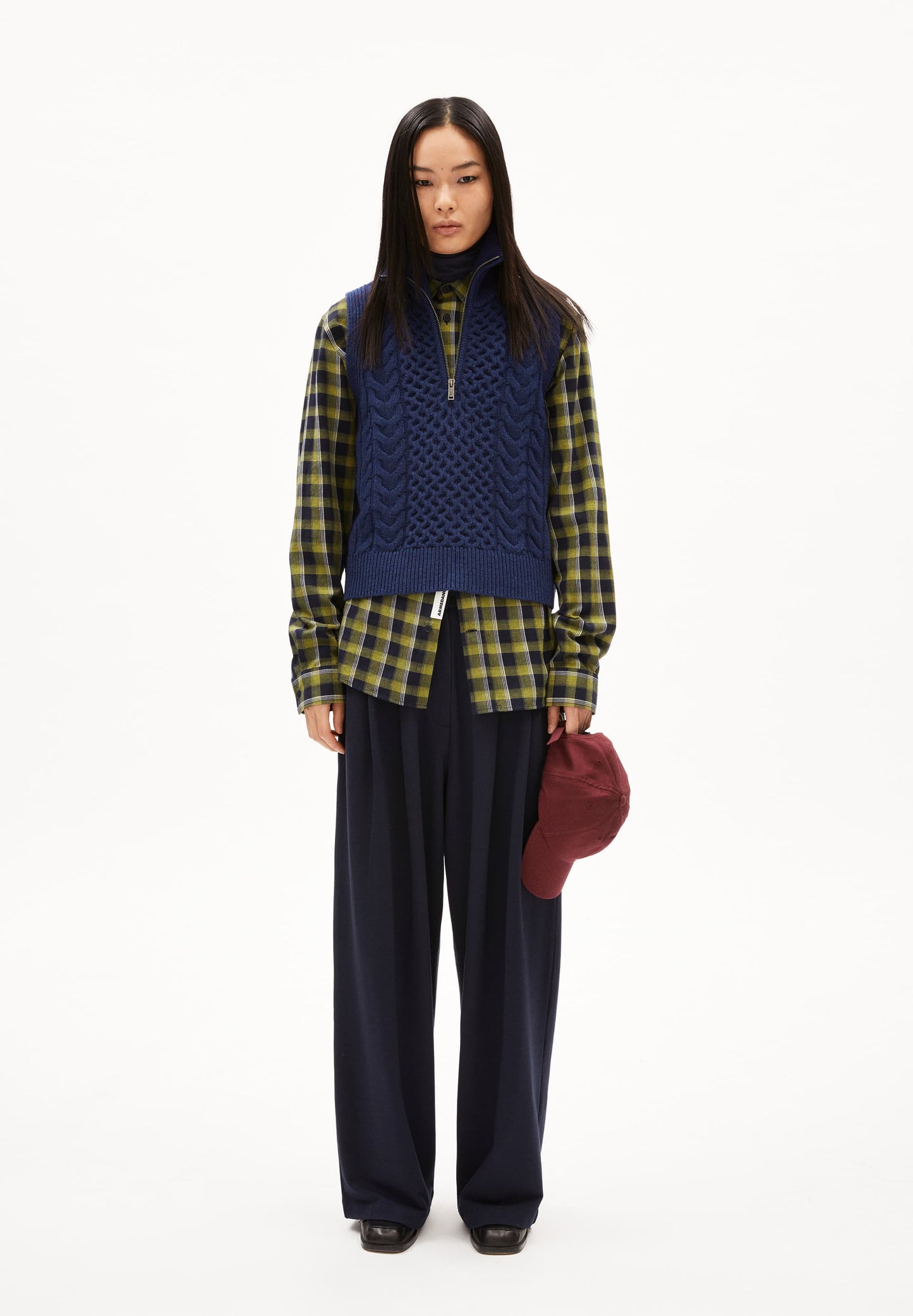 Gilet sans manches en laine bio | bleu "olaiaas cable - deep sea blue"