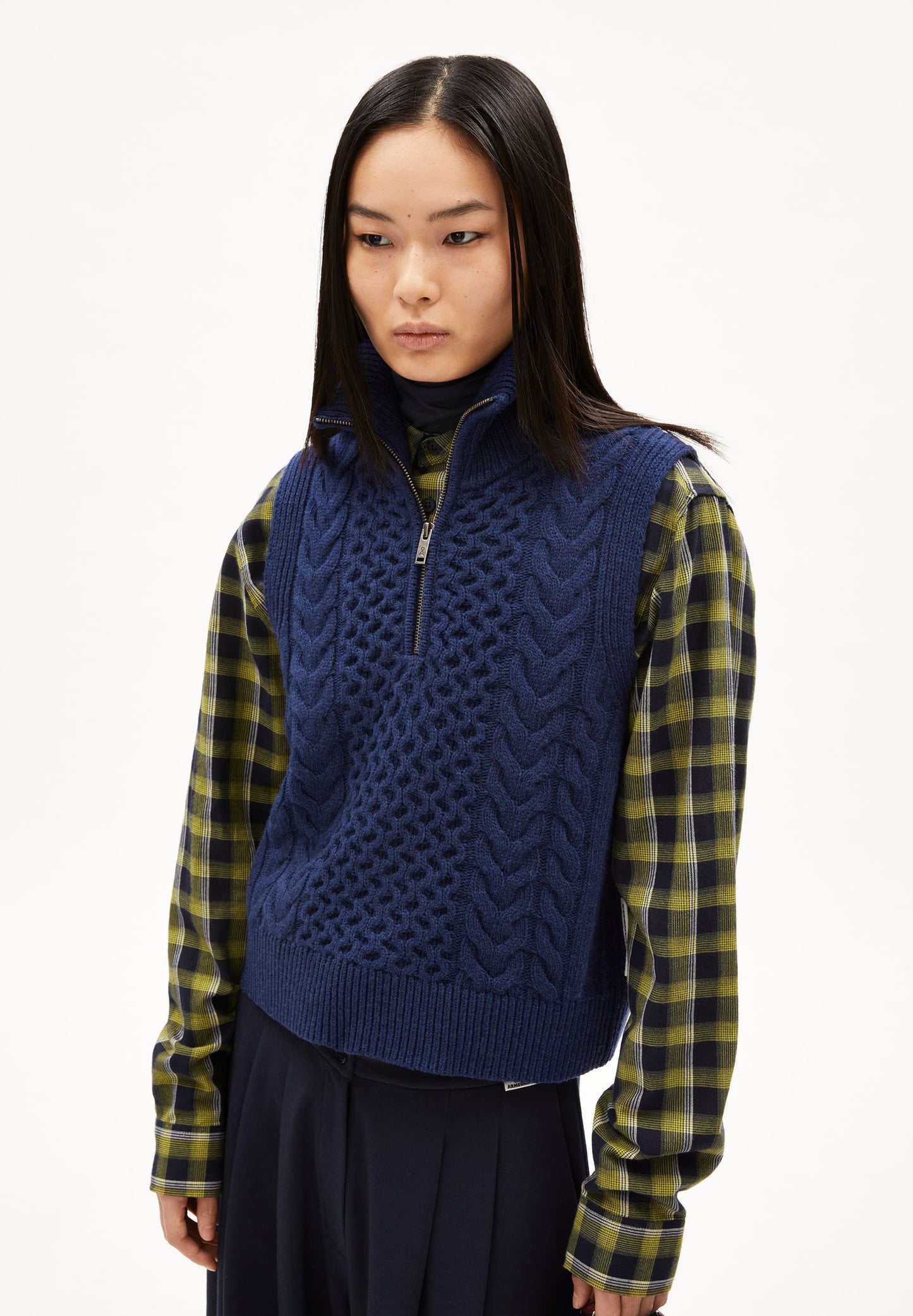Gilet sans manches en laine bio | bleu "olaiaas cable - deep sea blue"