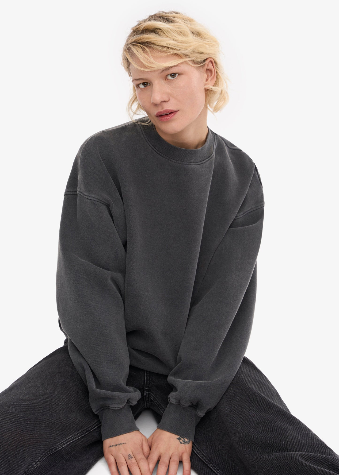 Sweat mixte oversize en coton bio | noir délavé "faded black"