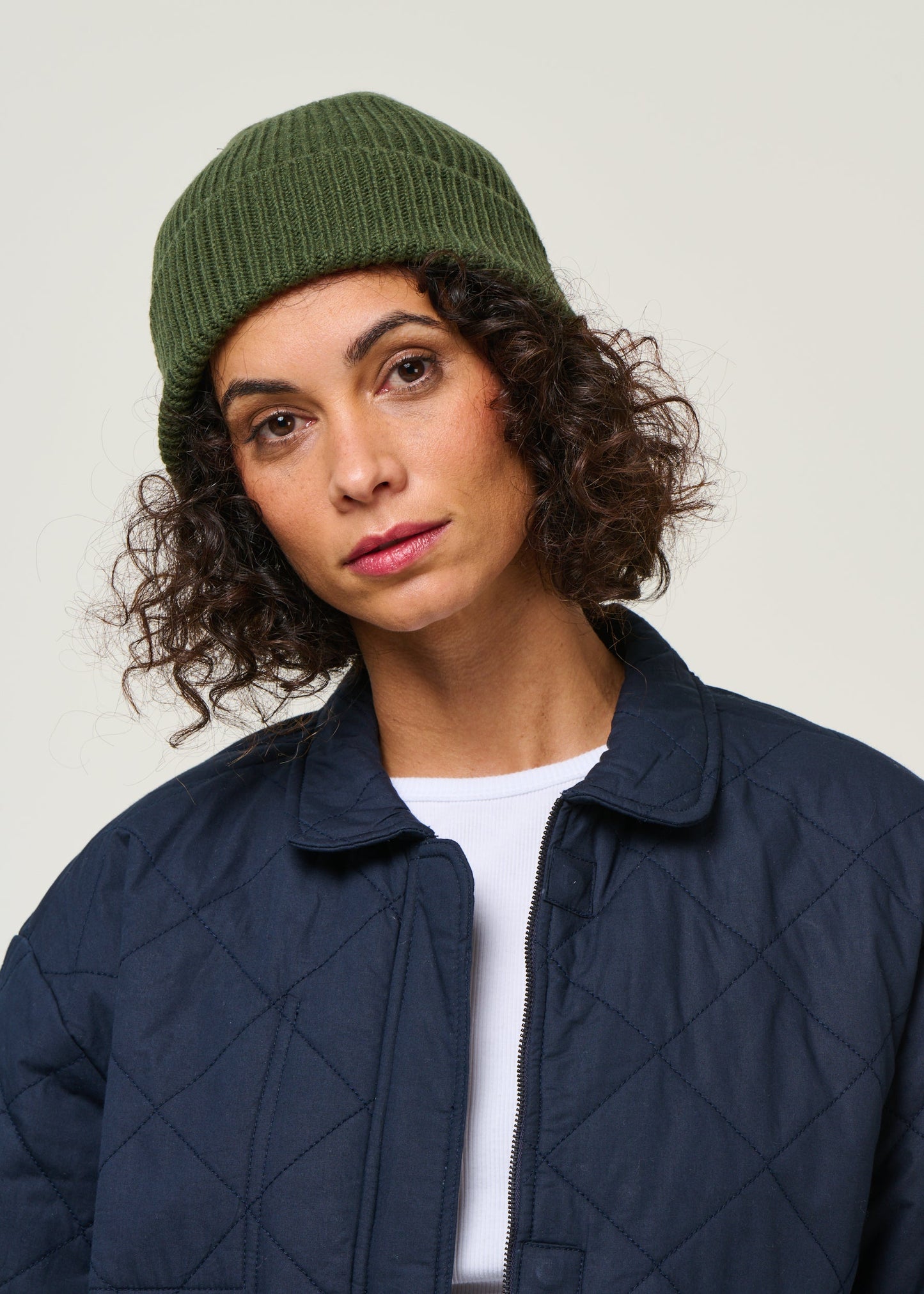 Bonnet en laine mérinos recyclée | olive
