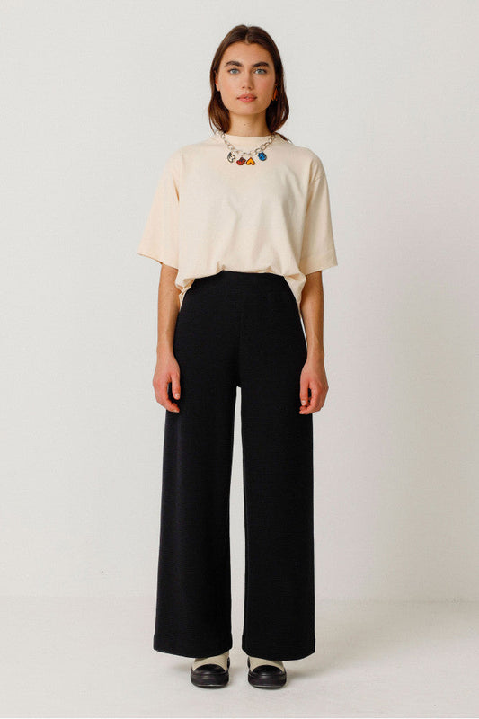 Pantalon côtelé ample en coton biologique | noir "pantalón asua black"