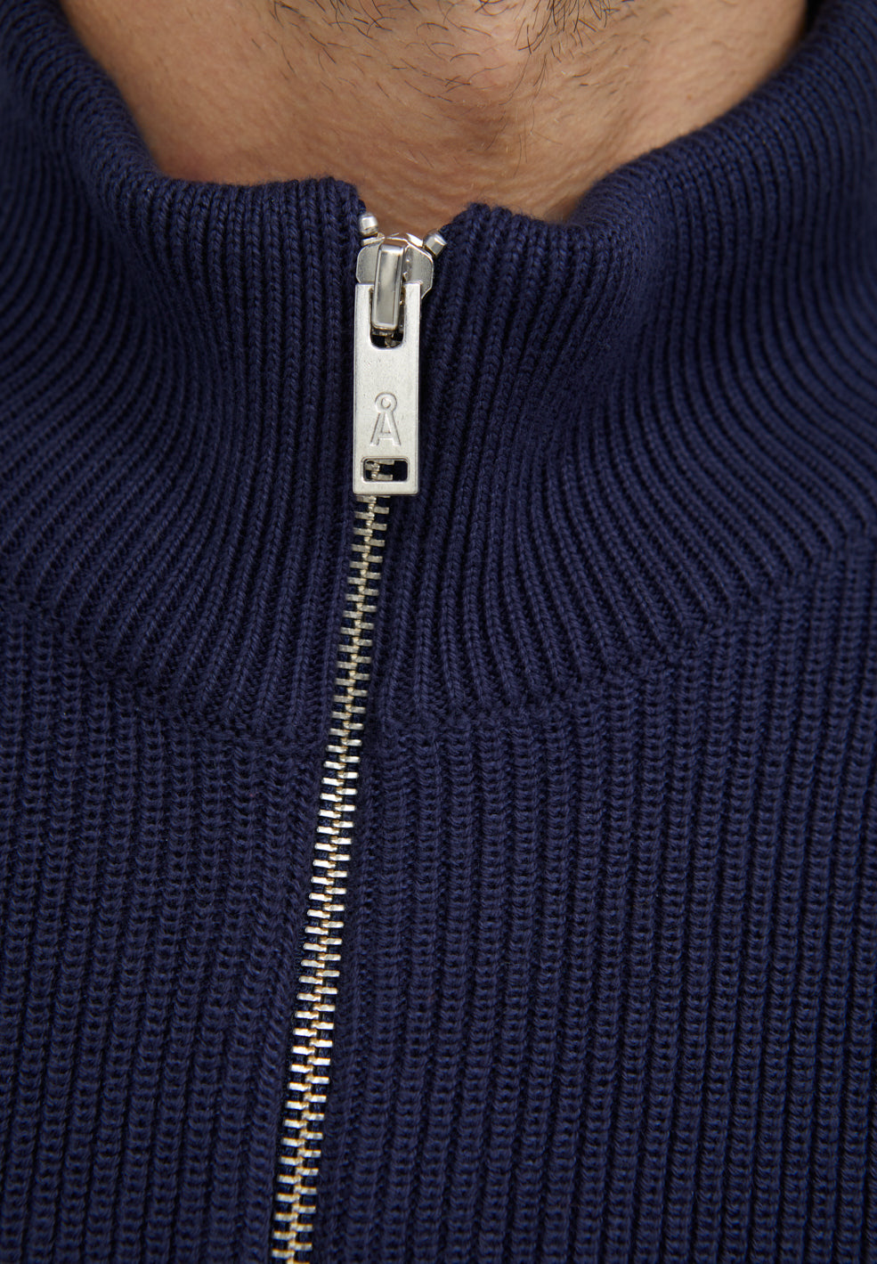 Gilet zippé marine en coton bio - Plaata