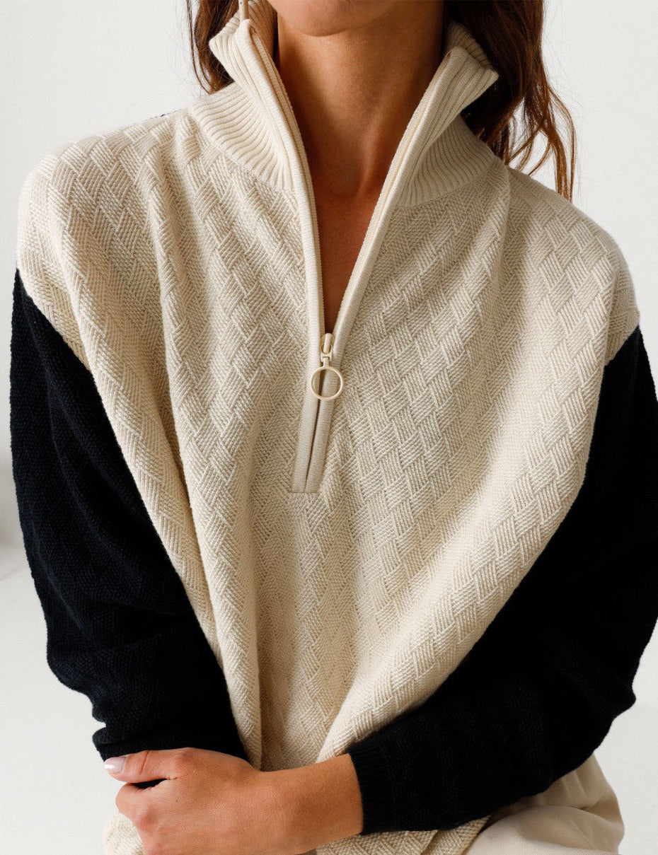 Pull bicolore zippé en coton bio | beige et noir "line gots sweater cream"