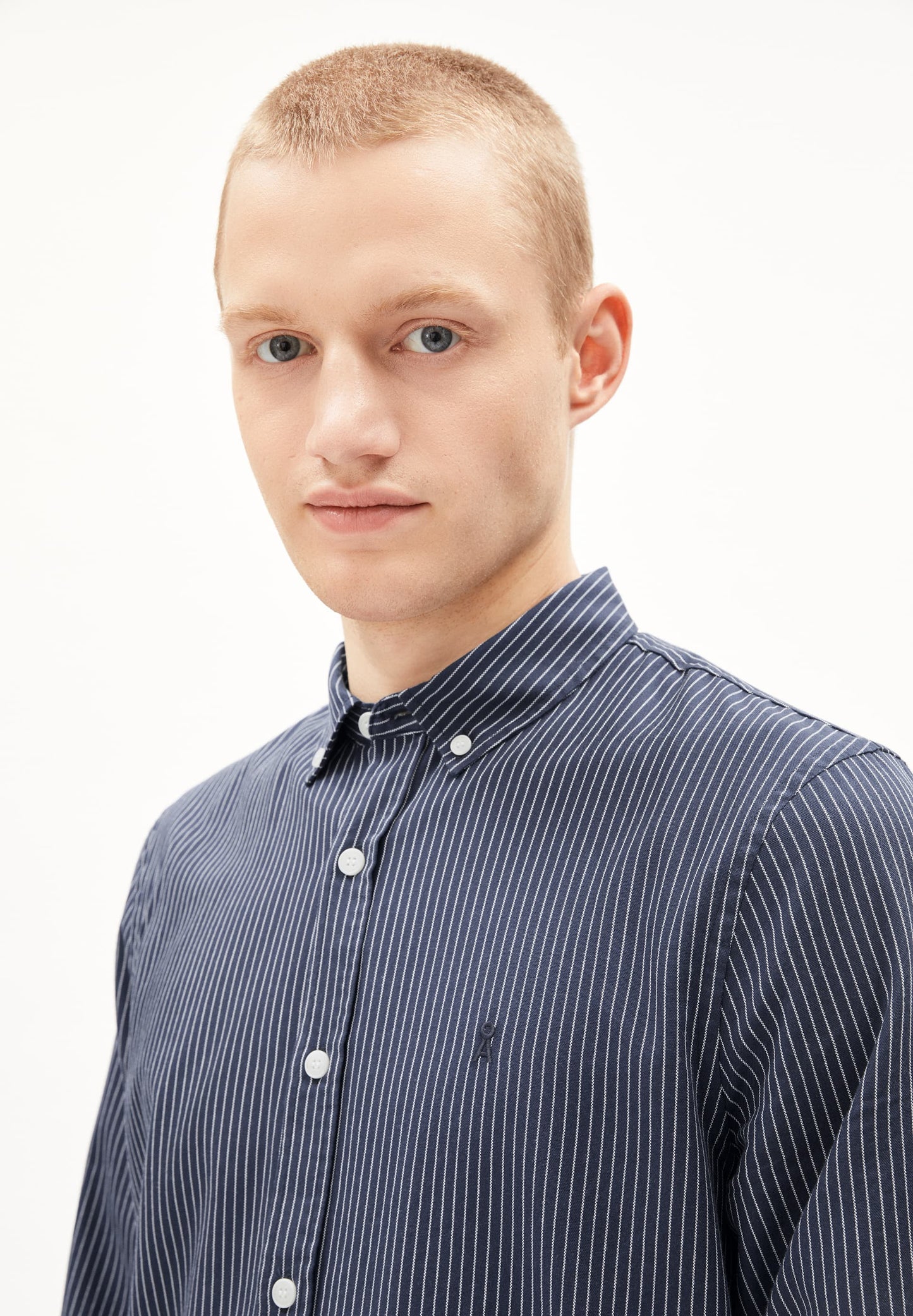 Chemise en coton bio | rayé "quaasa stripes - night sky-white"