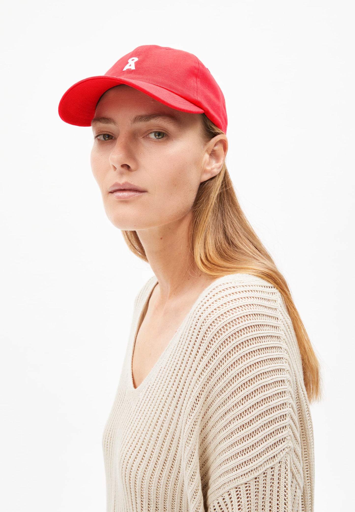 Pull col v crochet en coton bio | écru "Rabeaa crochet lino - raw white"