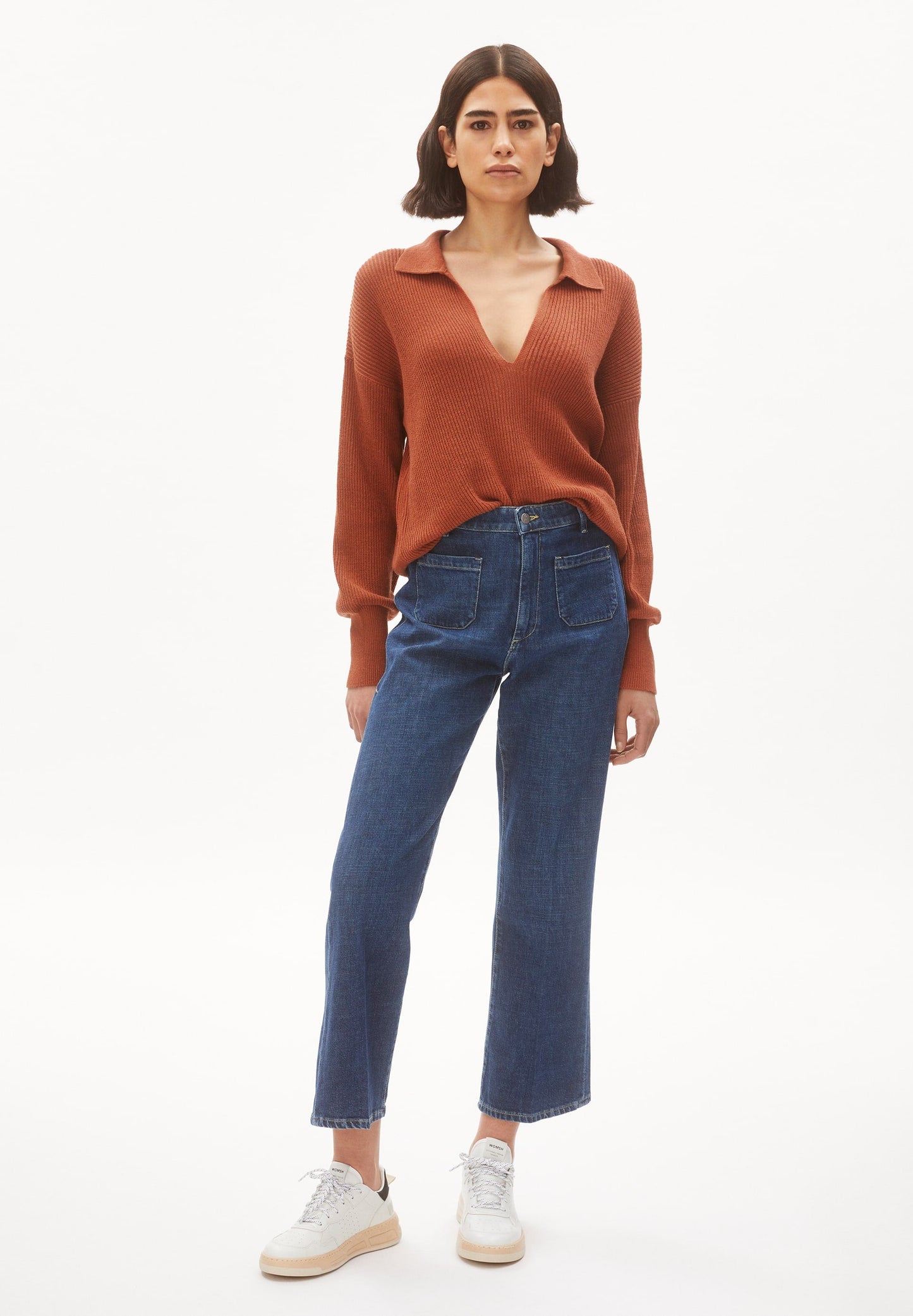 Pull rouge brique col ouvert en lin et matières recyclées - ranaa lino brick