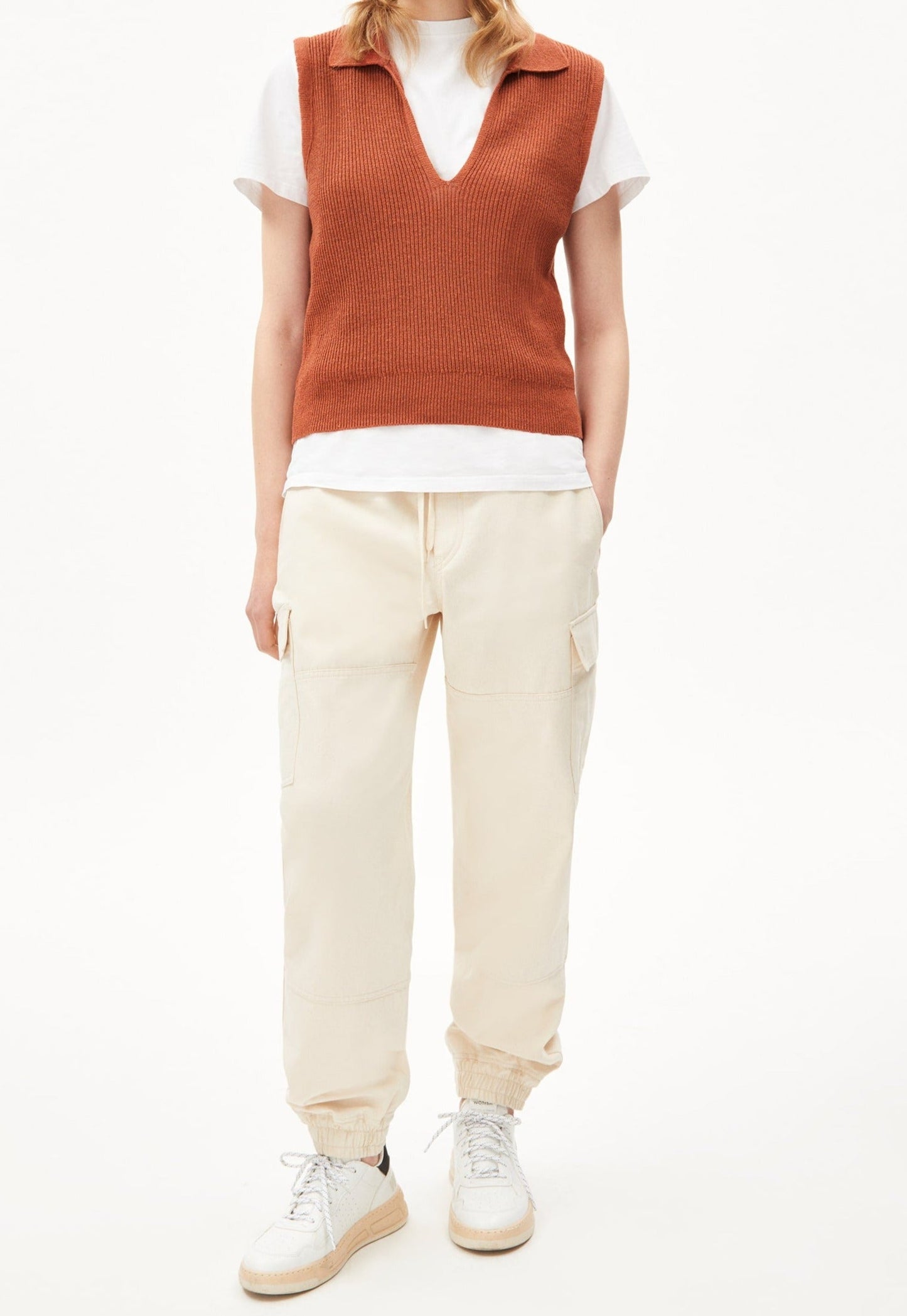 Pull rouge brique sans manche en lin et matières recyclées - robertaa lino brick