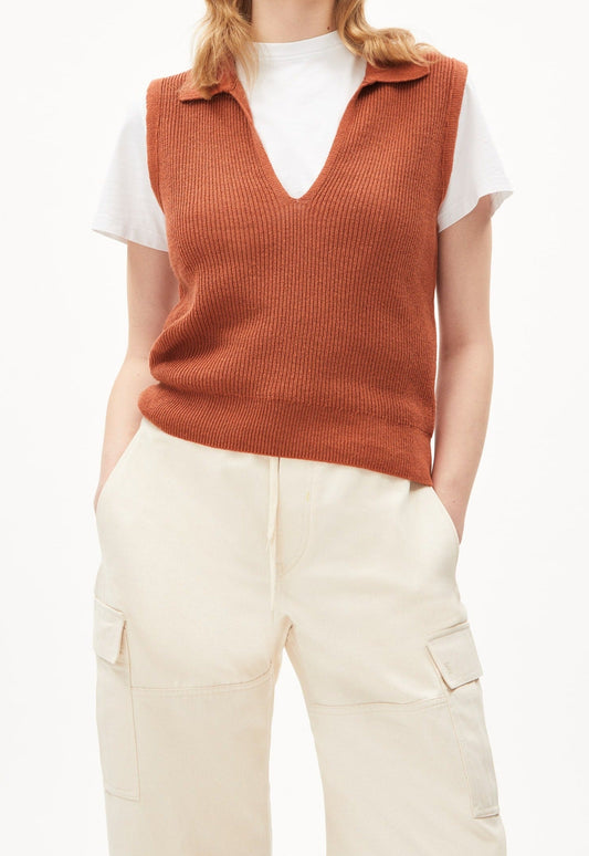 Pull rouge brique sans manche en lin et matières recyclées - robertaa lino brick