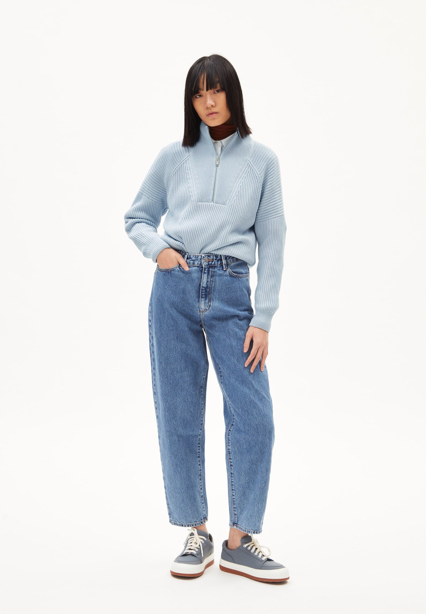 Pull col zippé bleu ciel en coton bio - ronyiaas morning sky