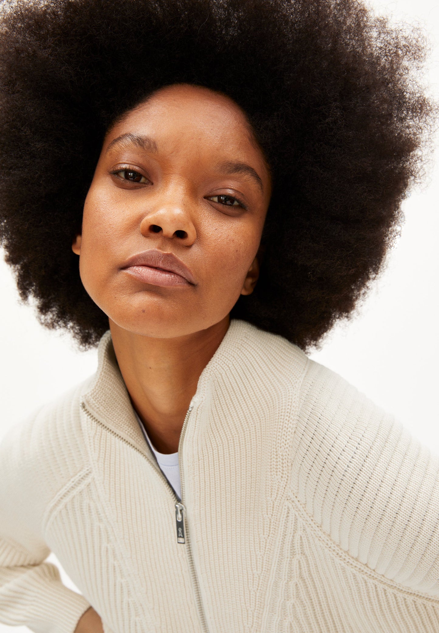 Pull col zippé écru en coton bio non teinté - ronyiaas undyed