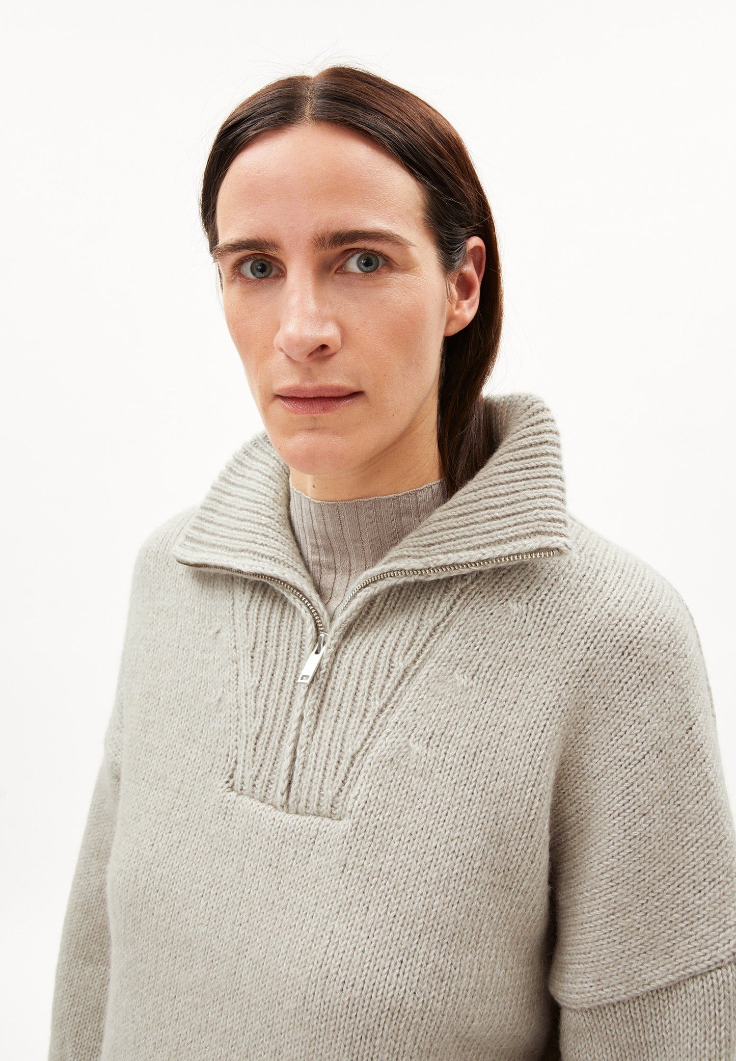 Pull col zippé en coton et laine bio | Beige "ronyaas soft sand stone"