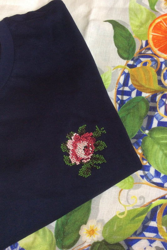 T-shirt brodé marine en coton bio - Rose