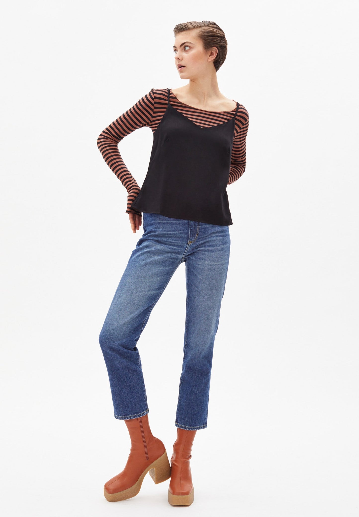 Top noir en tencel - SAADE black