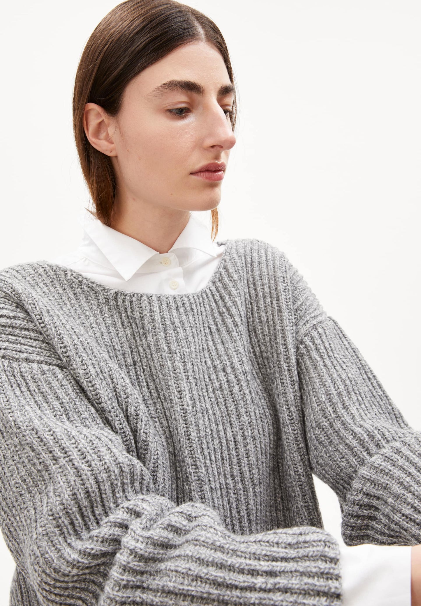 Pull ample gris mélangé en laine bio et recyclée - saadi mid grey mouline