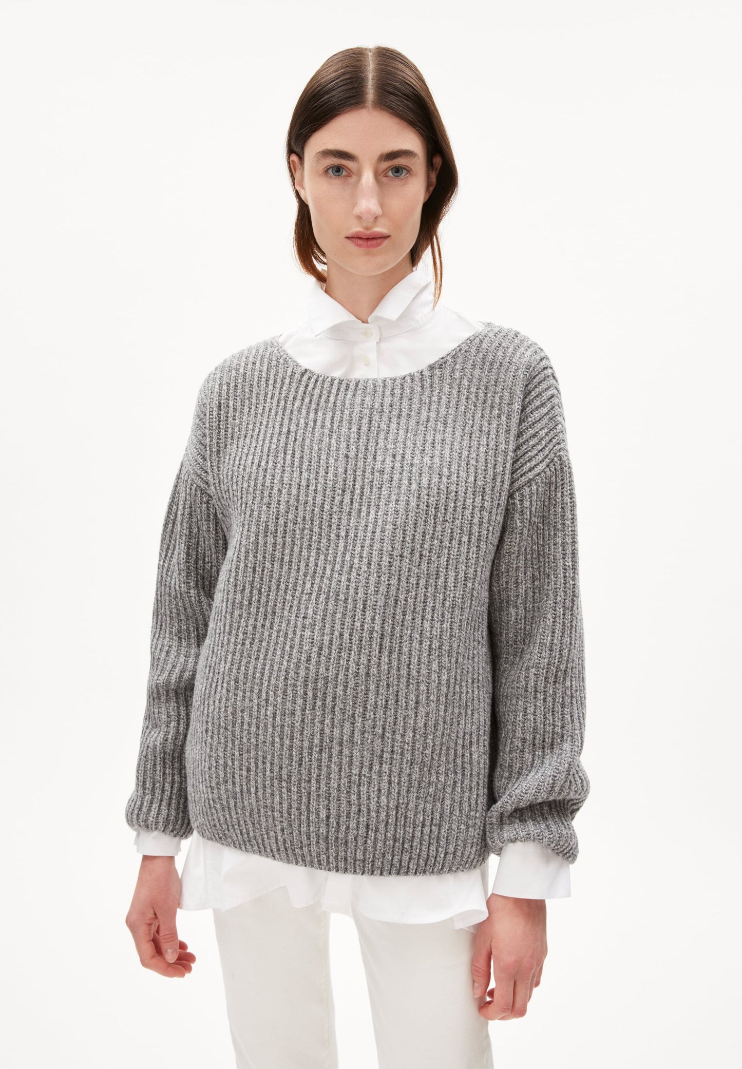 Pull ample gris mélangé en laine bio et recyclée - saadi mid grey mouline