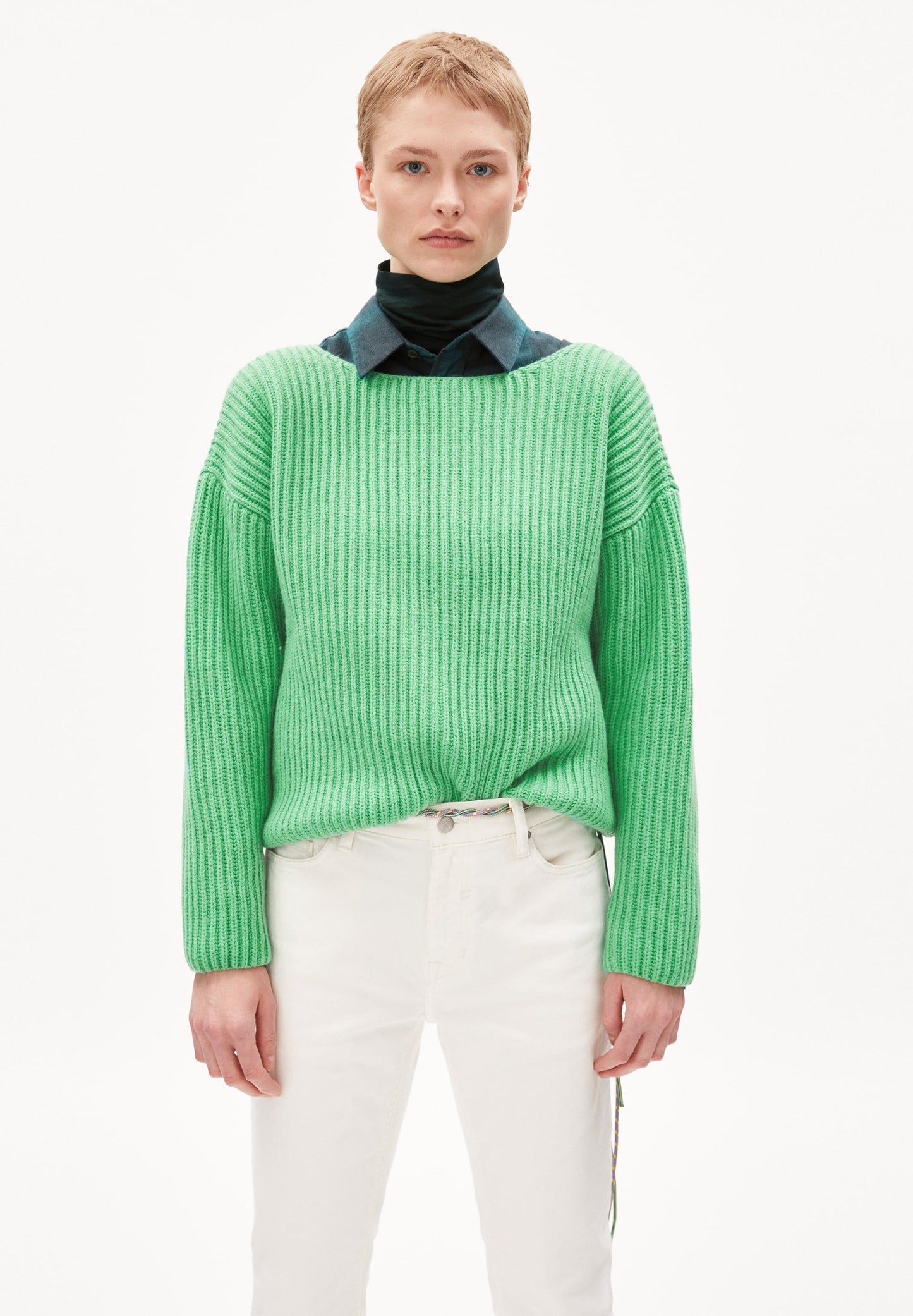 Pull vert pomme en laine bio et recyclée - saadi solid apple neon