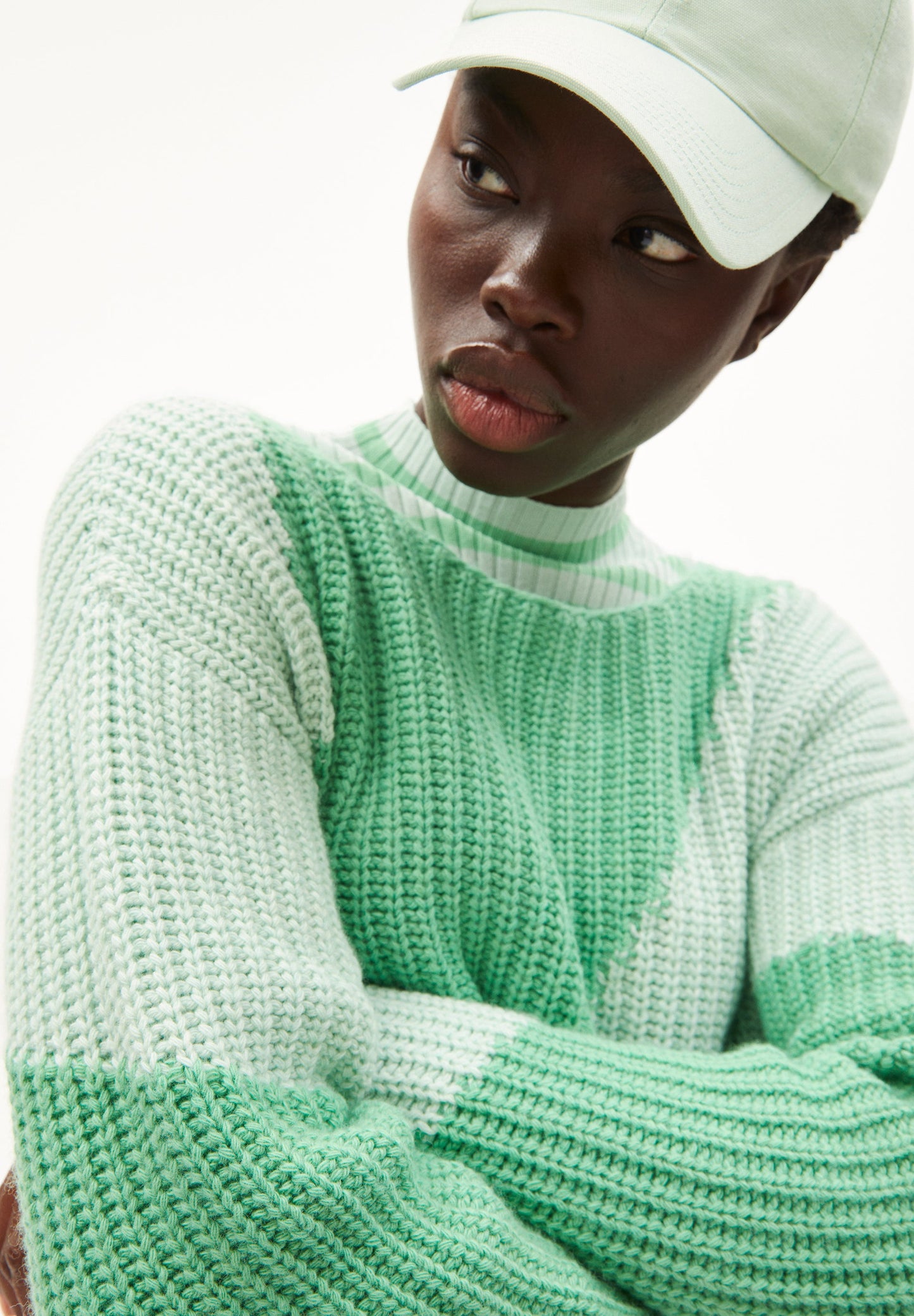 Pull ample bicolore vert en laine et coton bio - saadie striped light apple neon