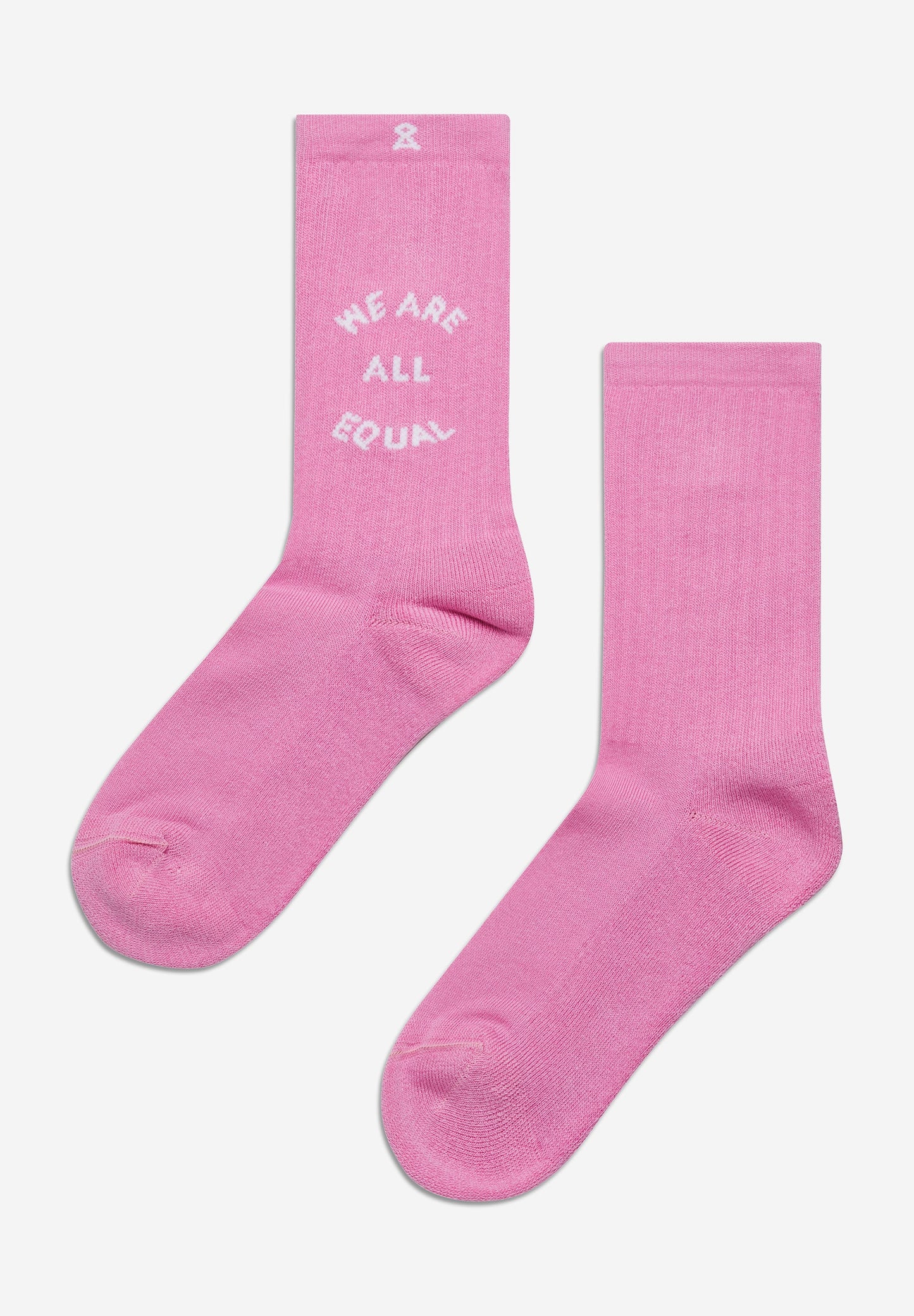 Chaussettes rose framboise en coton bio et matière recyclée - saamu we are all raspberry pink