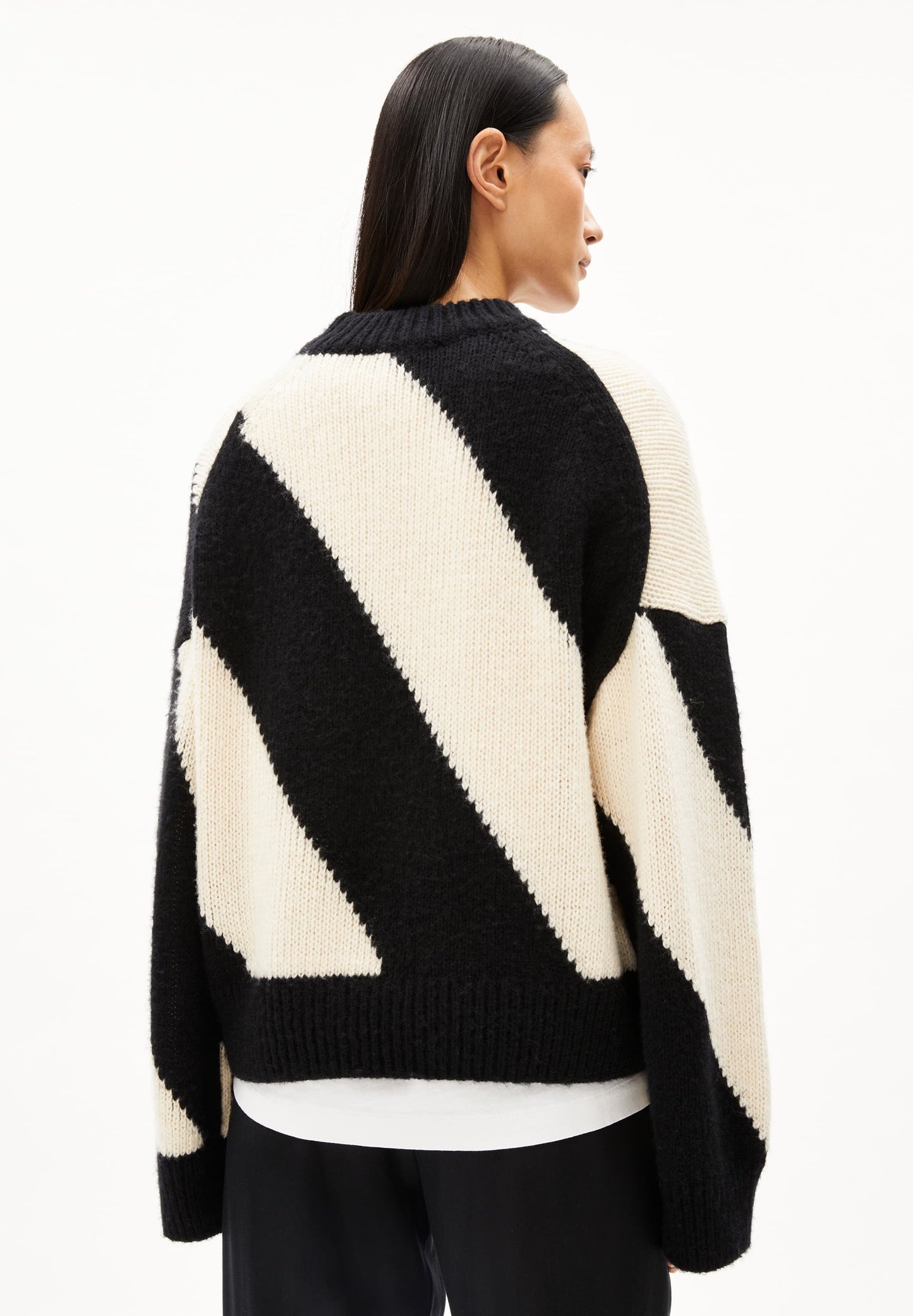 Pull en coton bio | noir "sadnaa stripes - oatmilk-black"