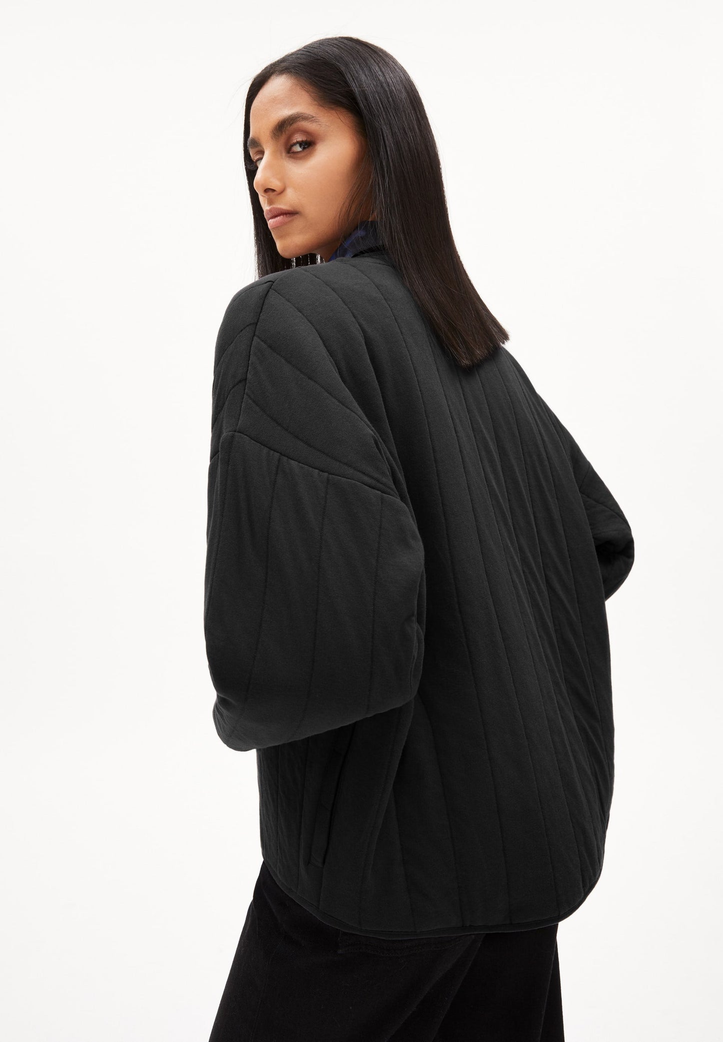 Veste matelassée noire en coton bio et matière recyclée - samiaa black