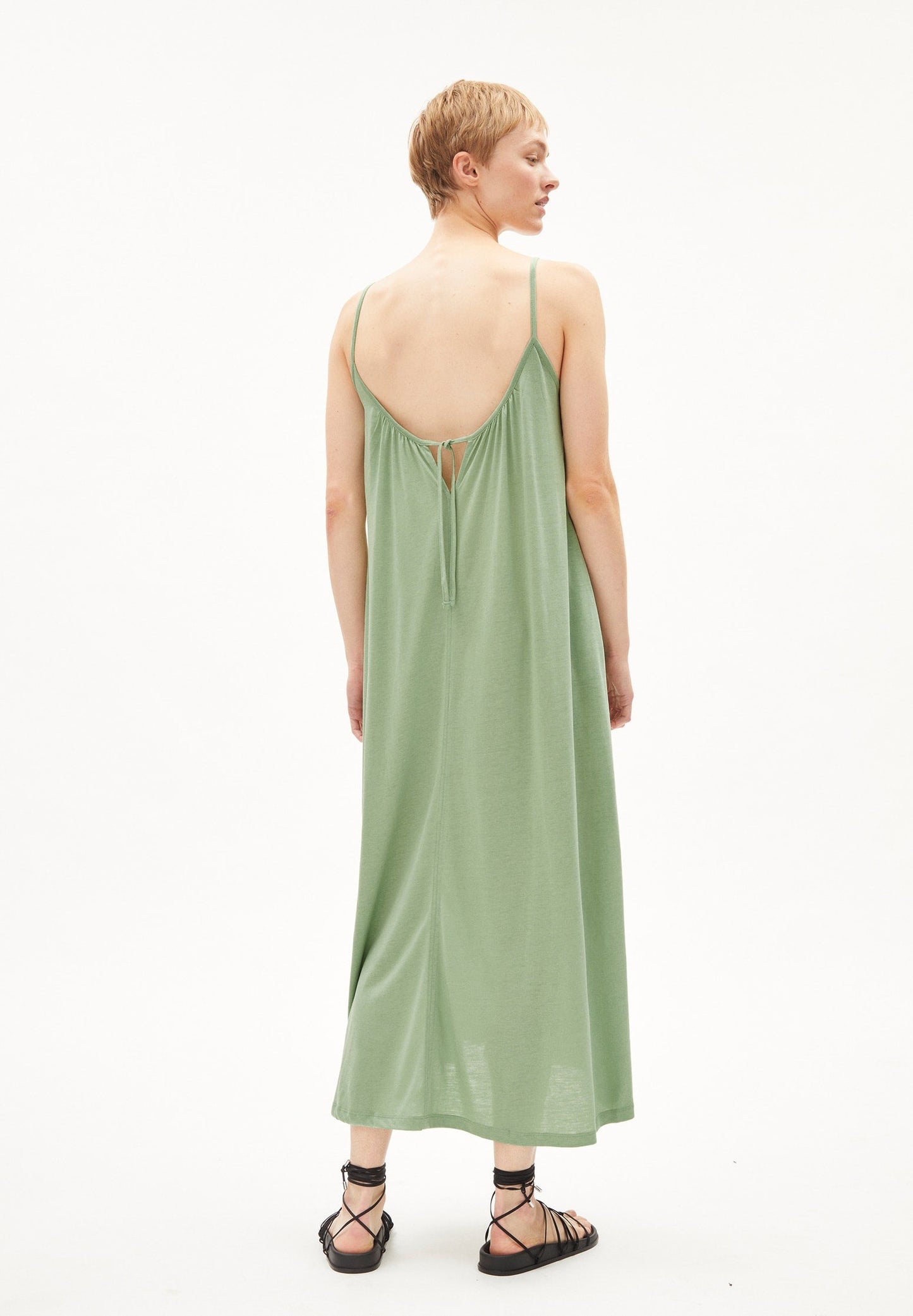 Robe longue verte en tencel et coton bio - sarinyaa smith green