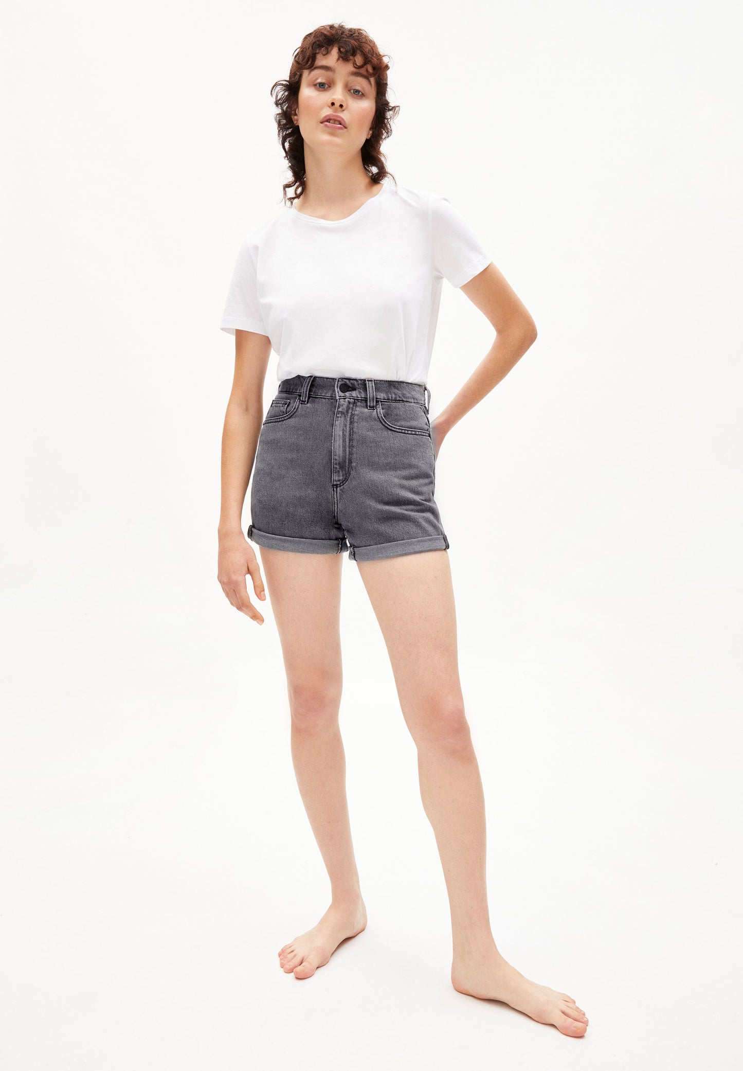 Short en jean gris foncé en coton bio - silvaa farrow