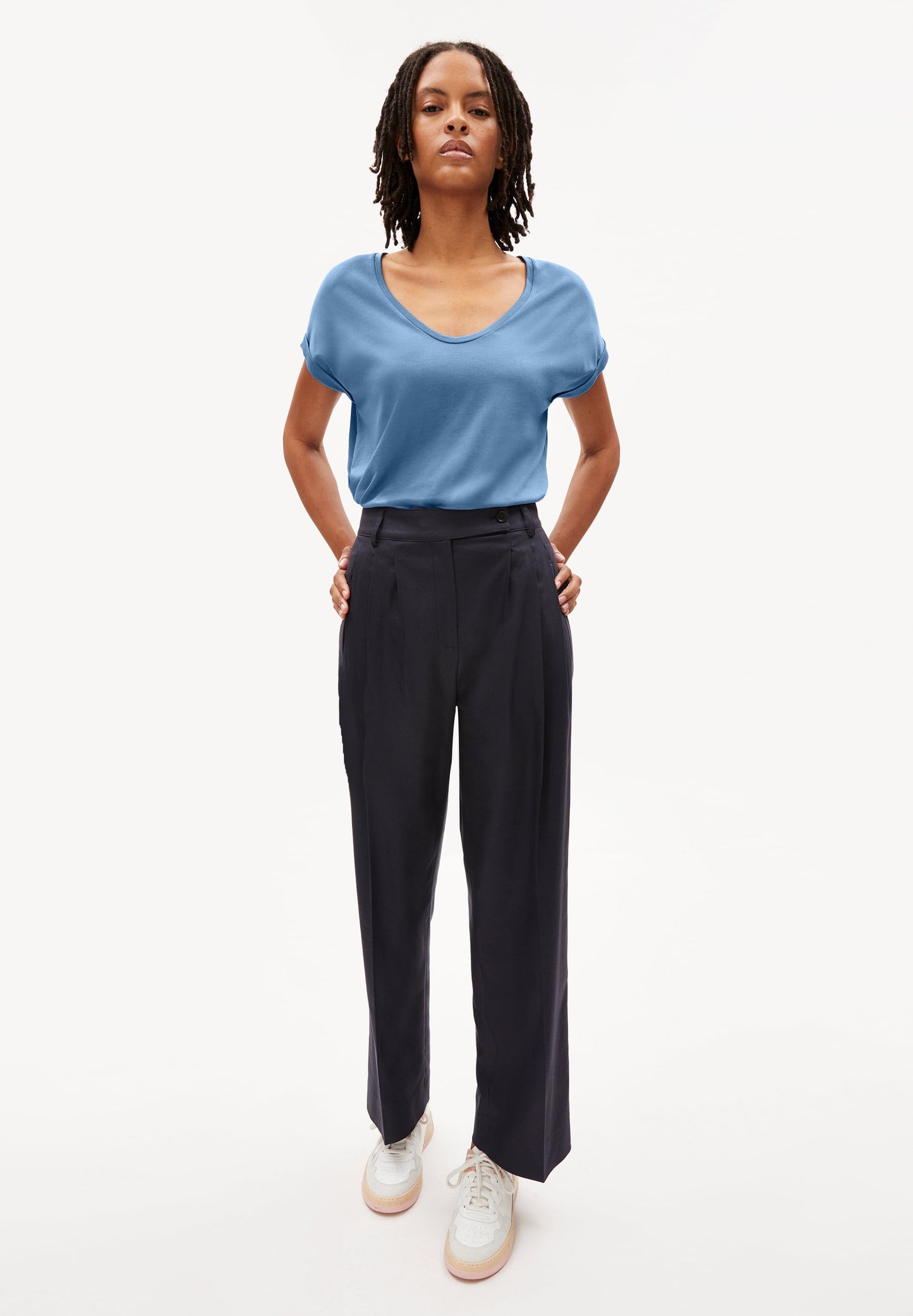 T-shirt ample bleu ciel en tencel et coton bio - sinjaa cloudbusting