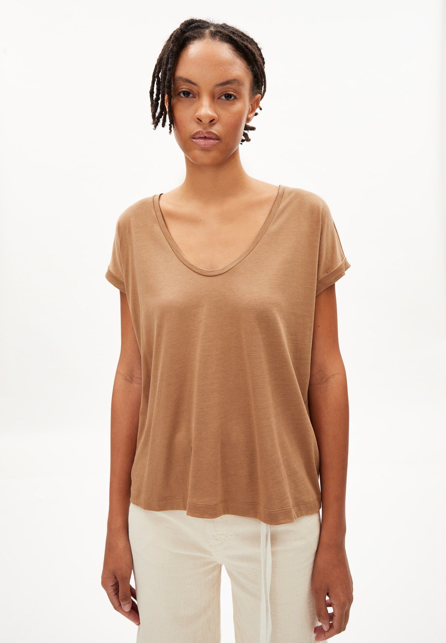 T-shirt ample amande en tencel et coton bio - sinjaa smoky almond