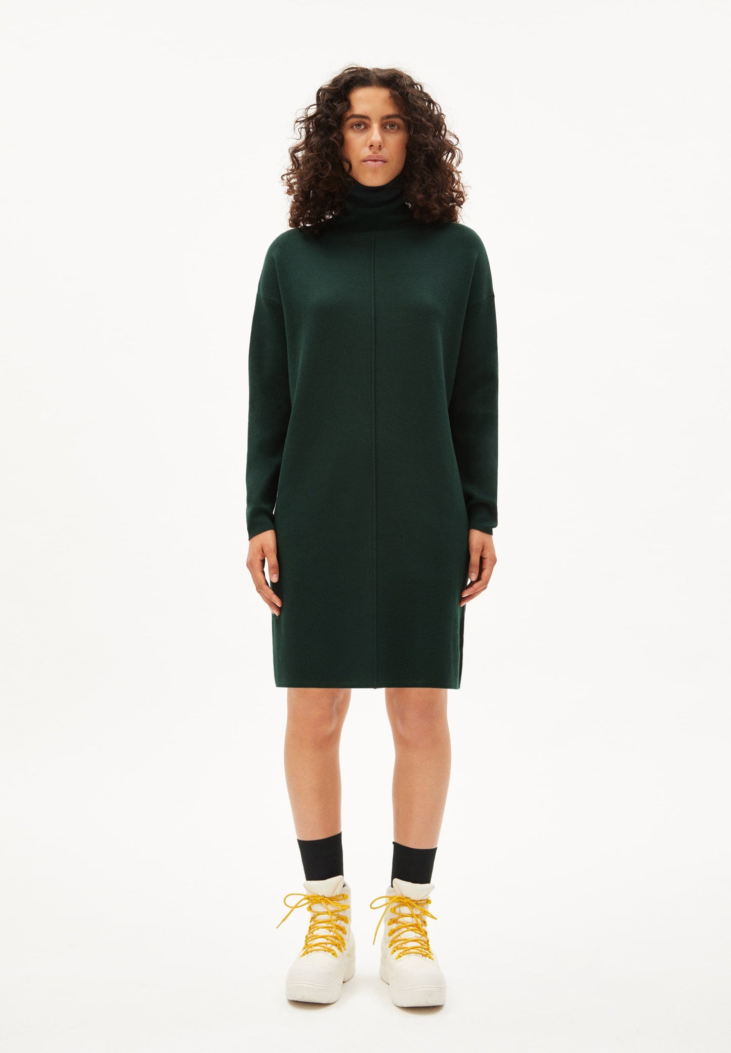 Robe pull verte foncée en coton bio - stinaa dark scarab