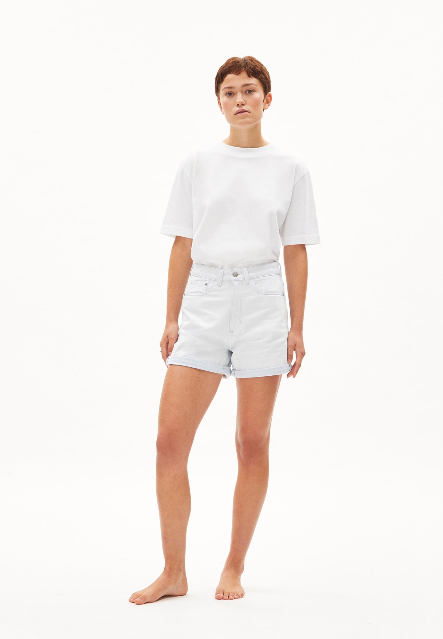 Short en jean bleu clair en coton bio et recyclé - sviaa blue white