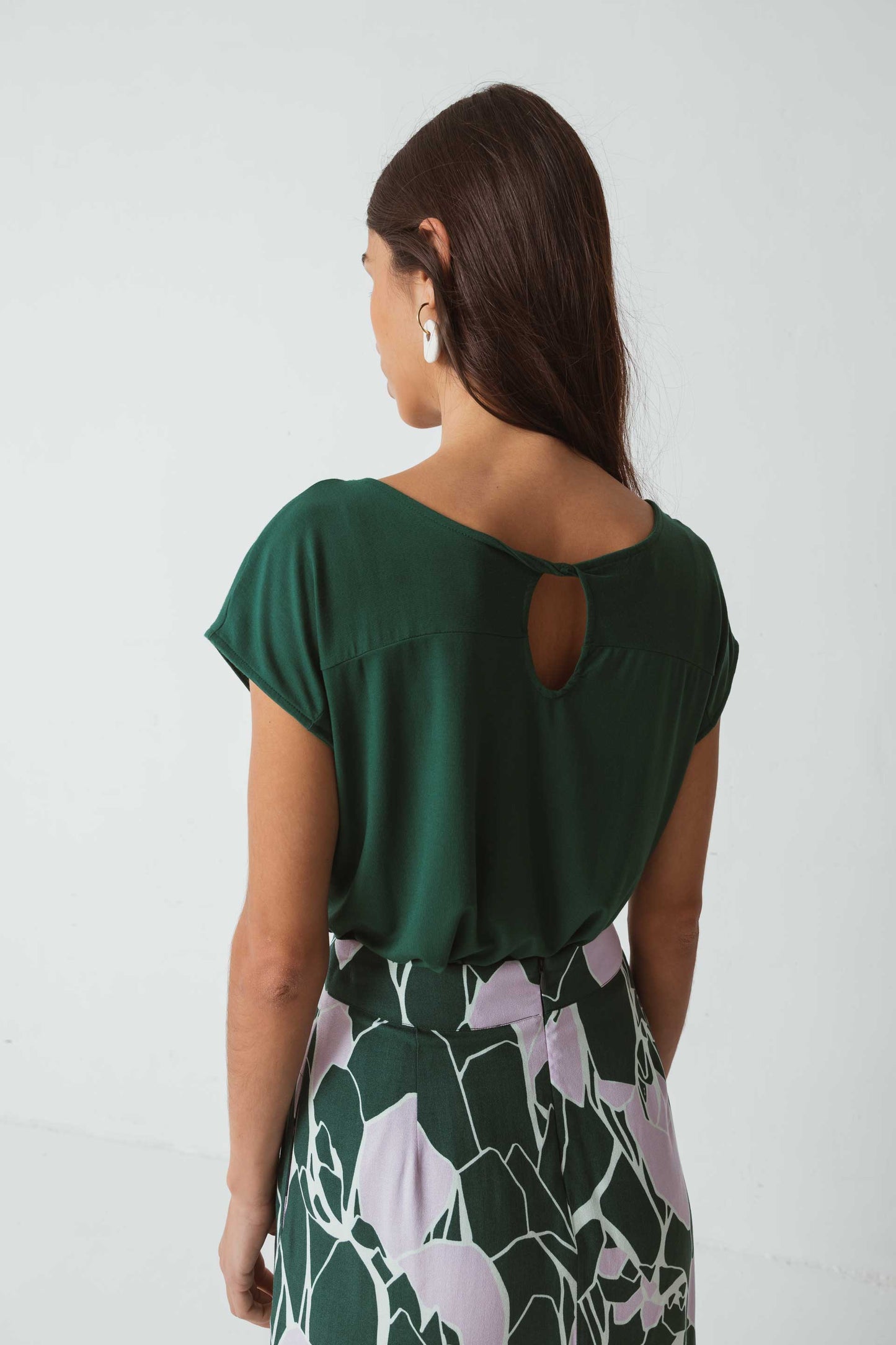 T-shirt vert foncé en tencel - camiseta atalia deep green