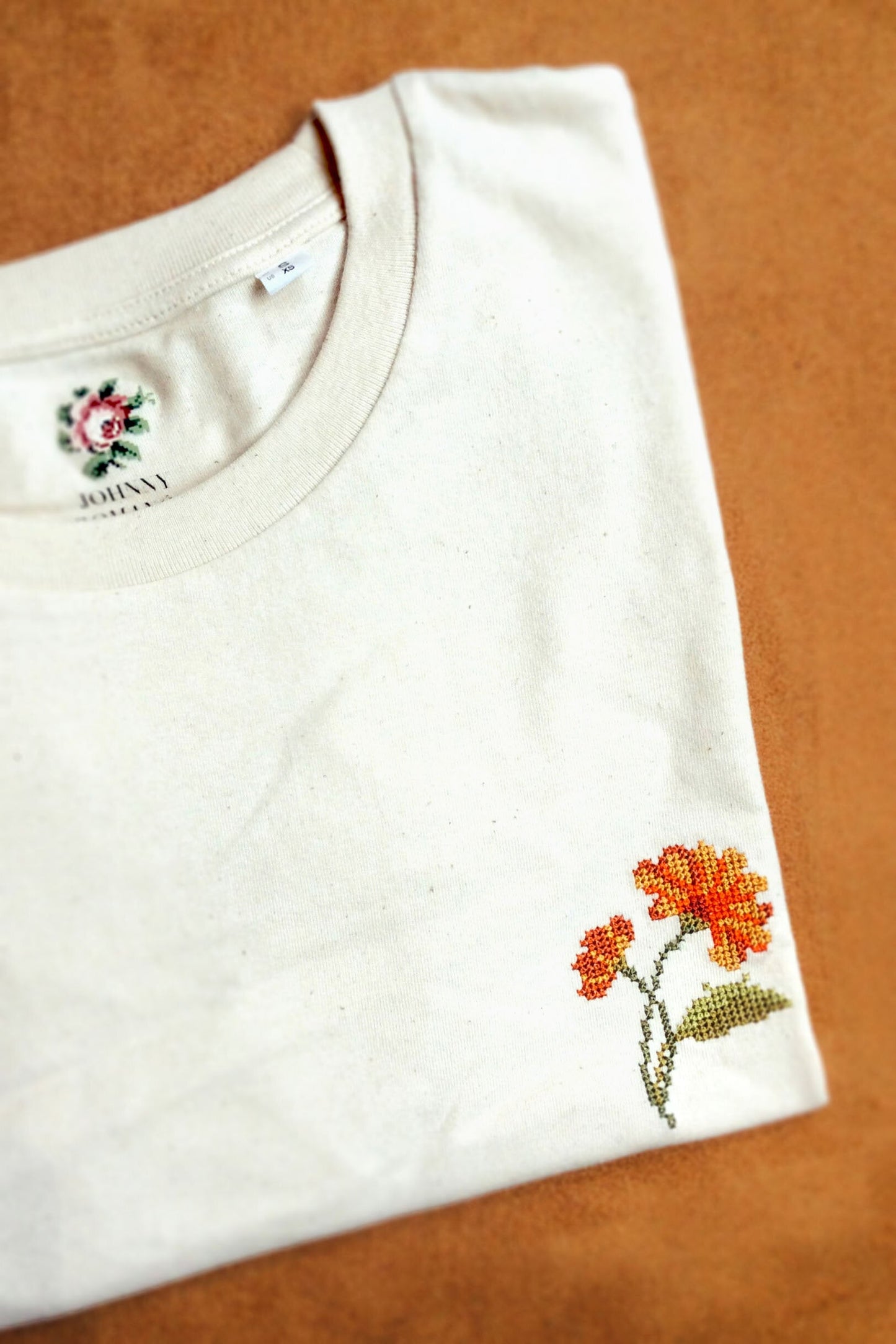 T-shirt écru brodé en coton bio - Oeillet