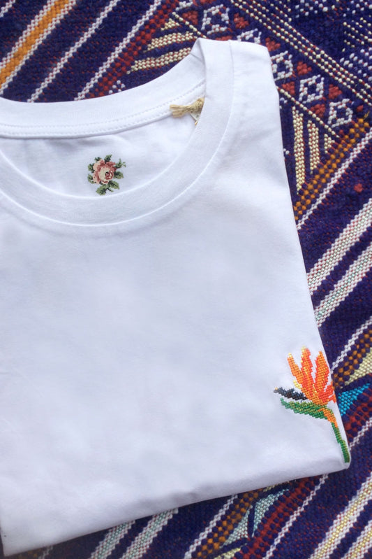 T-shirt brodé blanc en coton bio - Oiseau de paradis