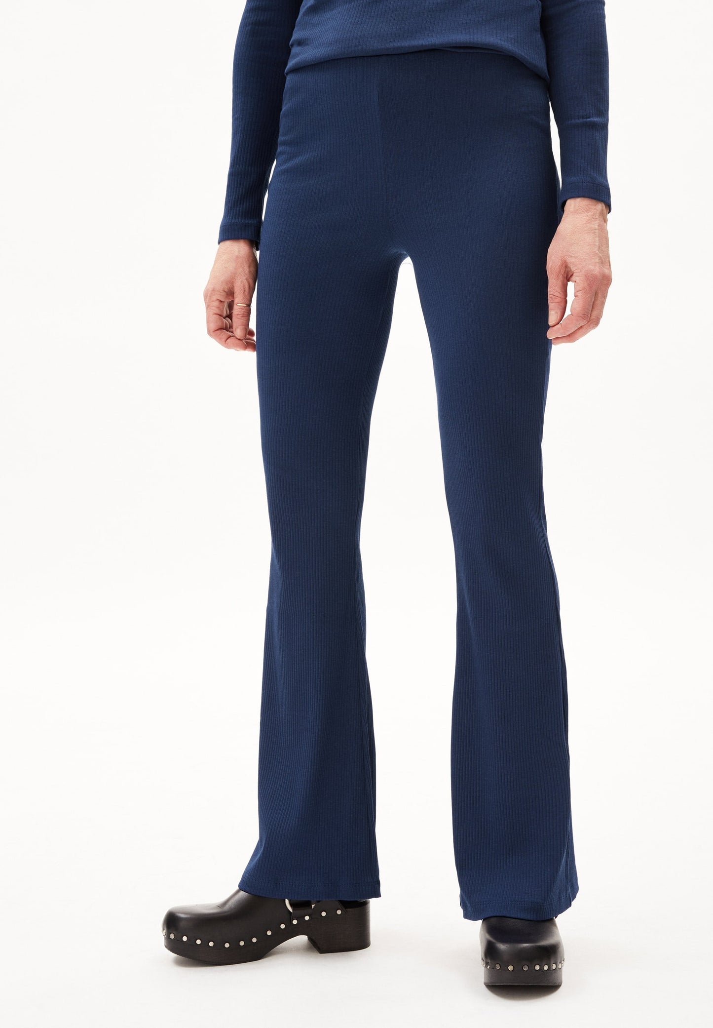 Legging flare côtelé en coton bio | Bleu marine "taminaara deep sea blue"