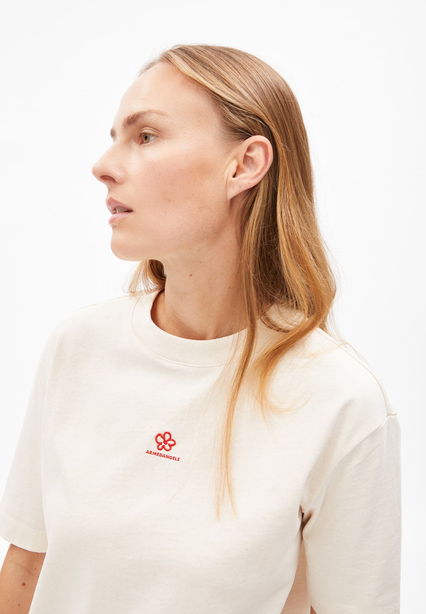 T-shirt en coton biologique | beige "Tarjaa back flowaa - undyed"