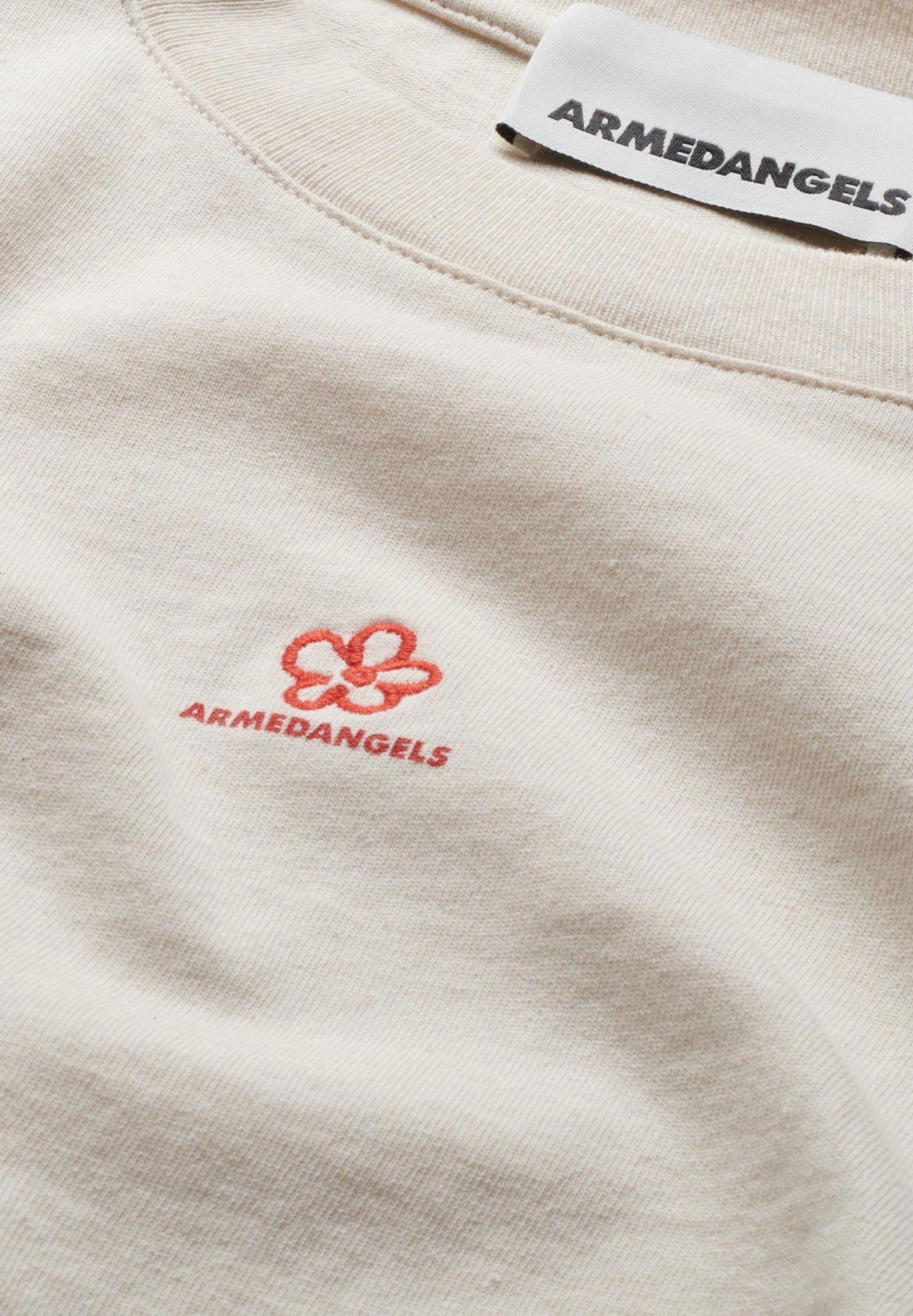 T-shirt en coton biologique | beige "Tarjaa back flowaa - undyed"