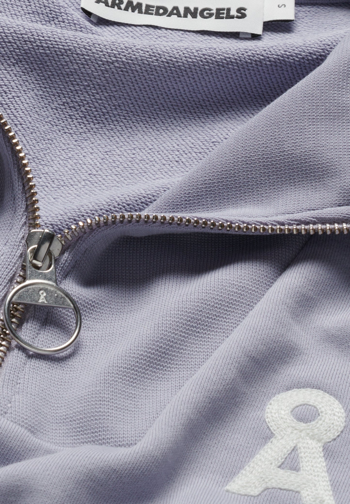 Sweat zippé en coton bio | bleu "tarmenaa iconic å - misty morning"