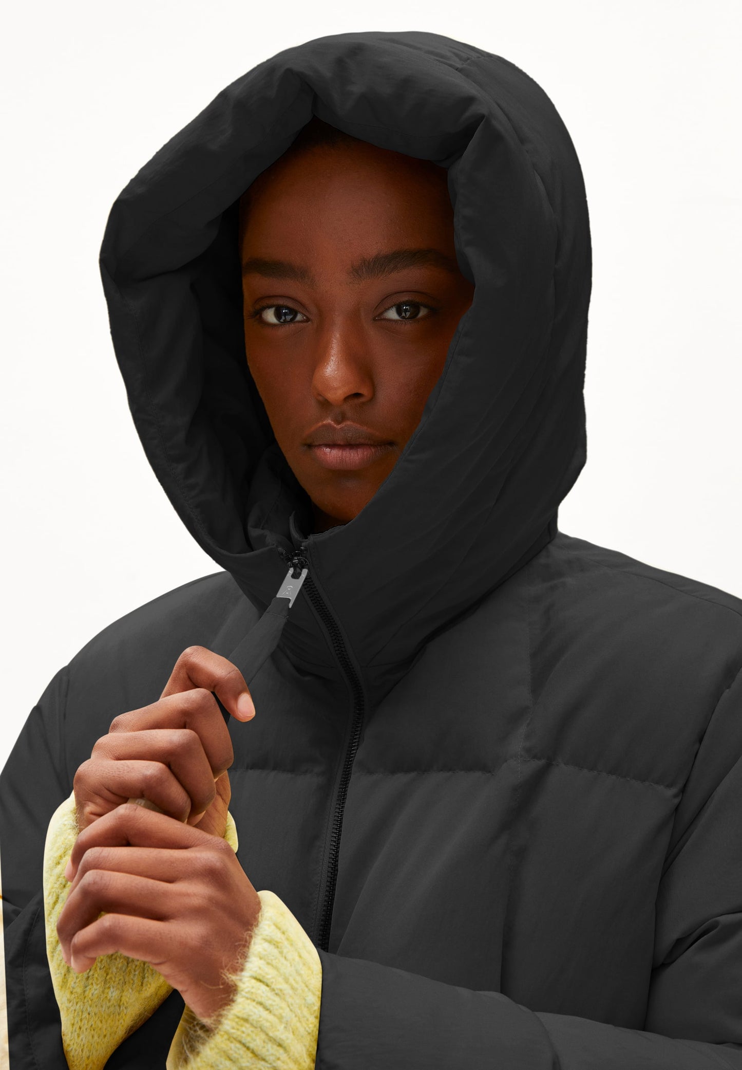 Doudoune longue à capuche en matière recyclée | Noir" tasilaa black"