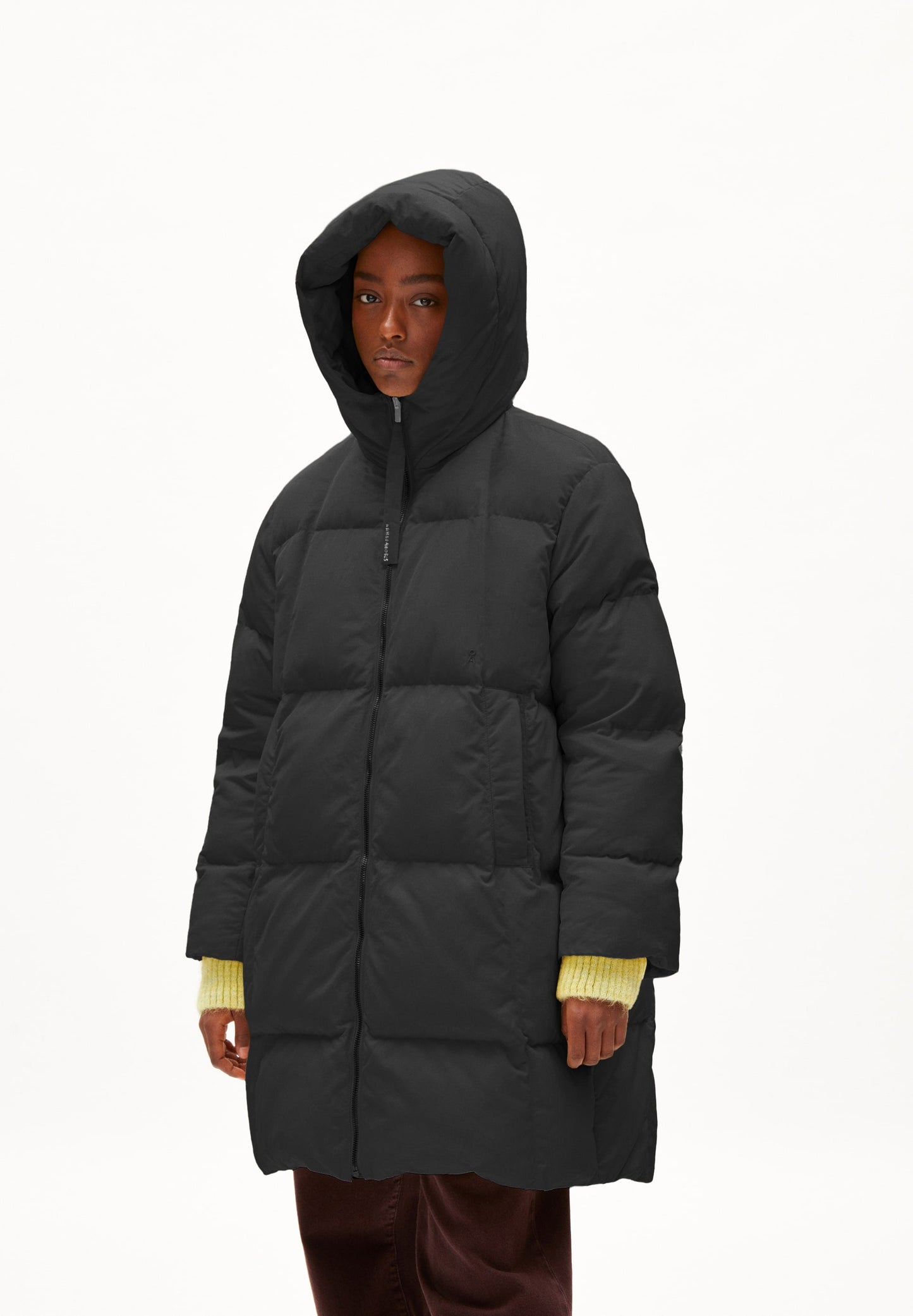 Doudoune longue à capuche en matière recyclée | Noir" tasilaa black"