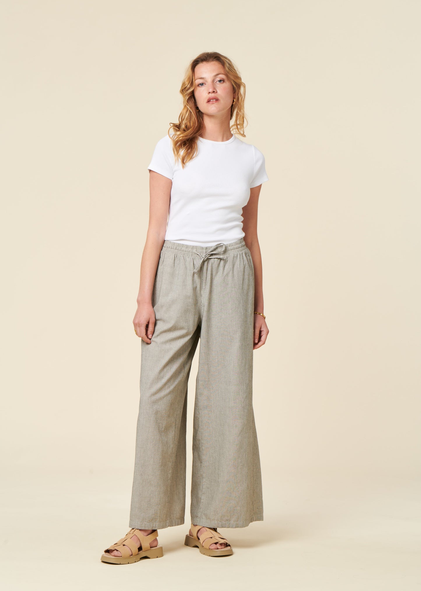 Pantalon ample en coton bio | rayé "Flared pant - micro striped"